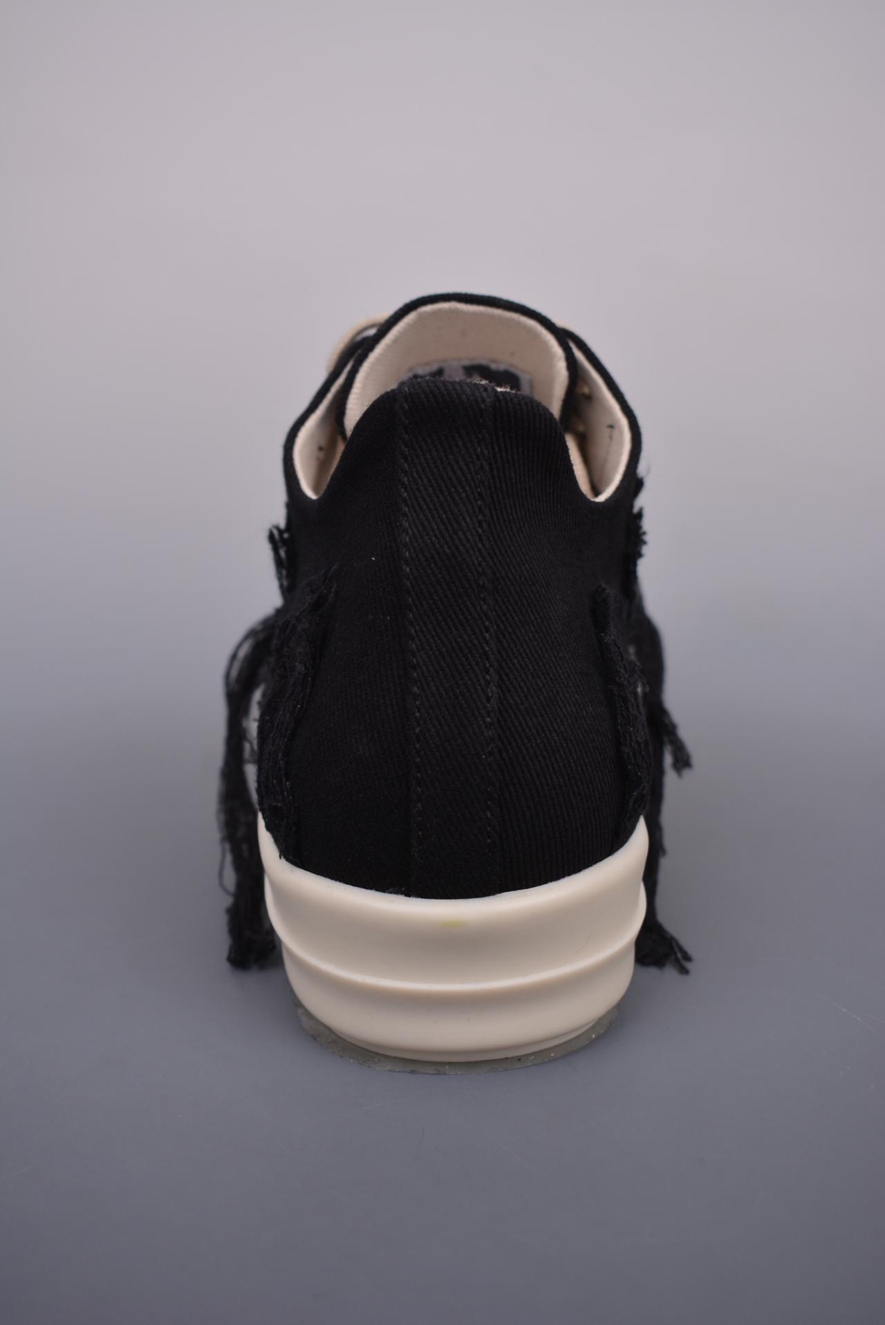 运动鞋, 贝壳头 - 莞产G版 RO欧文斯Rickowens 经典贝壳头款式“黑色破坏布面” 小牛皮材质 粒面和针车间距 极致还原 顶级头层的小牛皮 鞋面丝绸布面 一比一规格礼盒装 重达3斤以上 定制欧文斯保护盒 尺码: 36 37 38 39 40 41 42 43 44 45 46