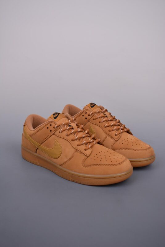 运动鞋, 篮球鞋, 球鞋, SB Dunk Low, Nike SB Dunk Low - Nike SB Dunk Low 小麦 鞋款 CJ9179 200HS 尺码：36 36.5 37.5 38 38.5 39 40 40.5 41 42 42.5 43 44 44.5 45