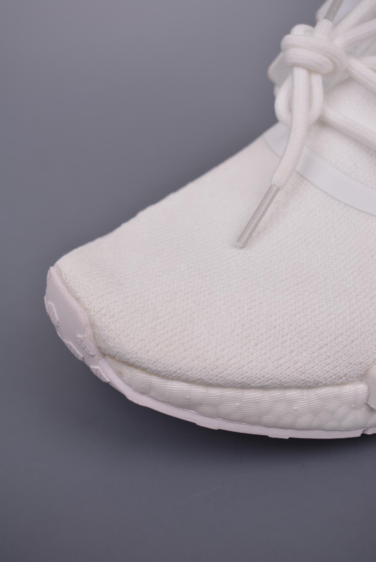 - Adidas NMD _R1 透气网面虎扑版本 专柜同步上架现货仓储全年稳定现货供应原装进口Boost原料永不发黄氧化官方货号: GZ9263DD