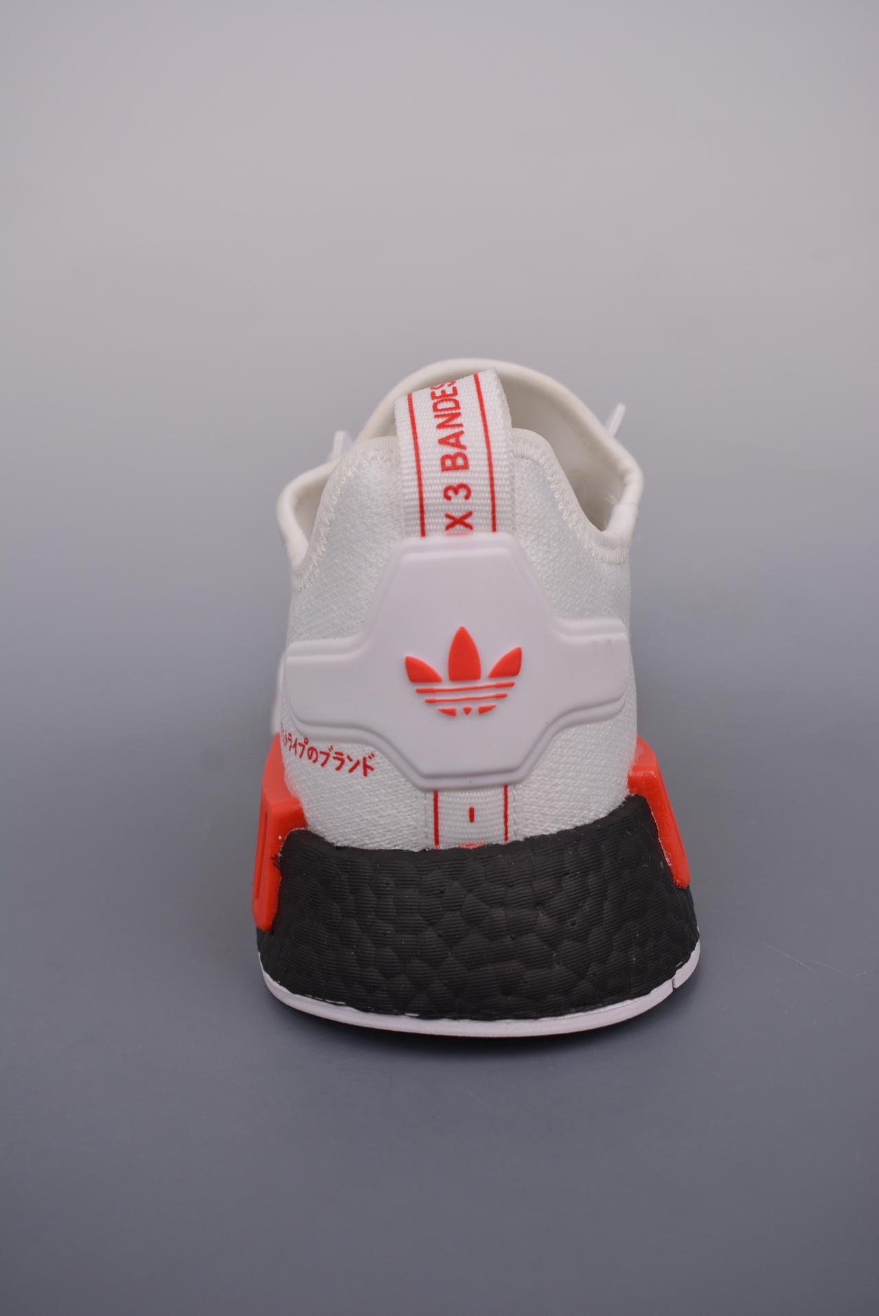 - Adidas NMD _R1 透气网面虎扑版本 专柜同步上架现货仓储全年稳定现货供应原装进口Boost原料永不发黄氧化官方货号: GZ9263DD