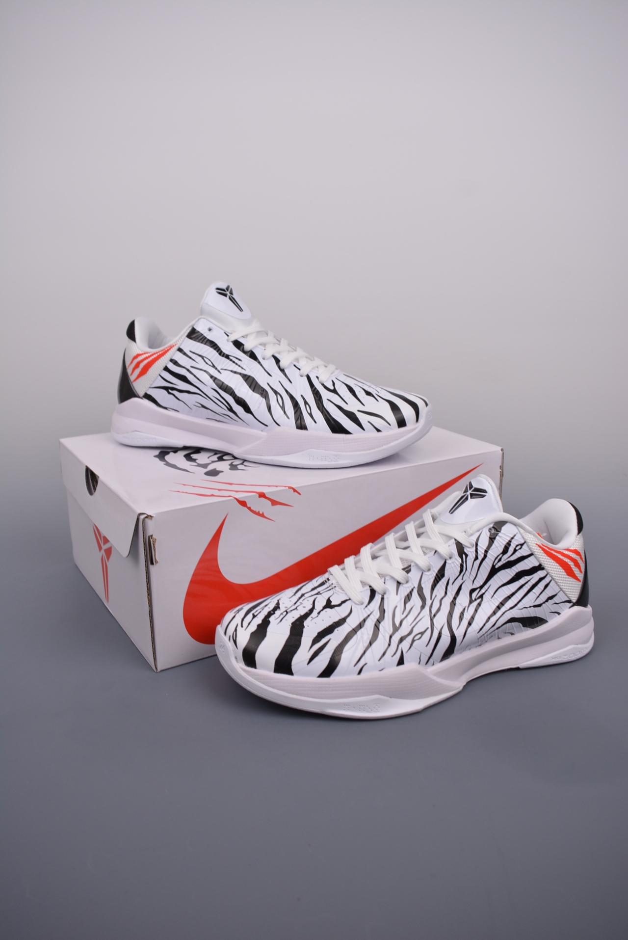运动鞋, 篮球鞋, 球鞋, Zoom Kobe 5 Protro - NIKE ZOOM KOBE 5 PROTRO 科比五代 高帮篮球鞋 黑色 货号: DB4796 556XC