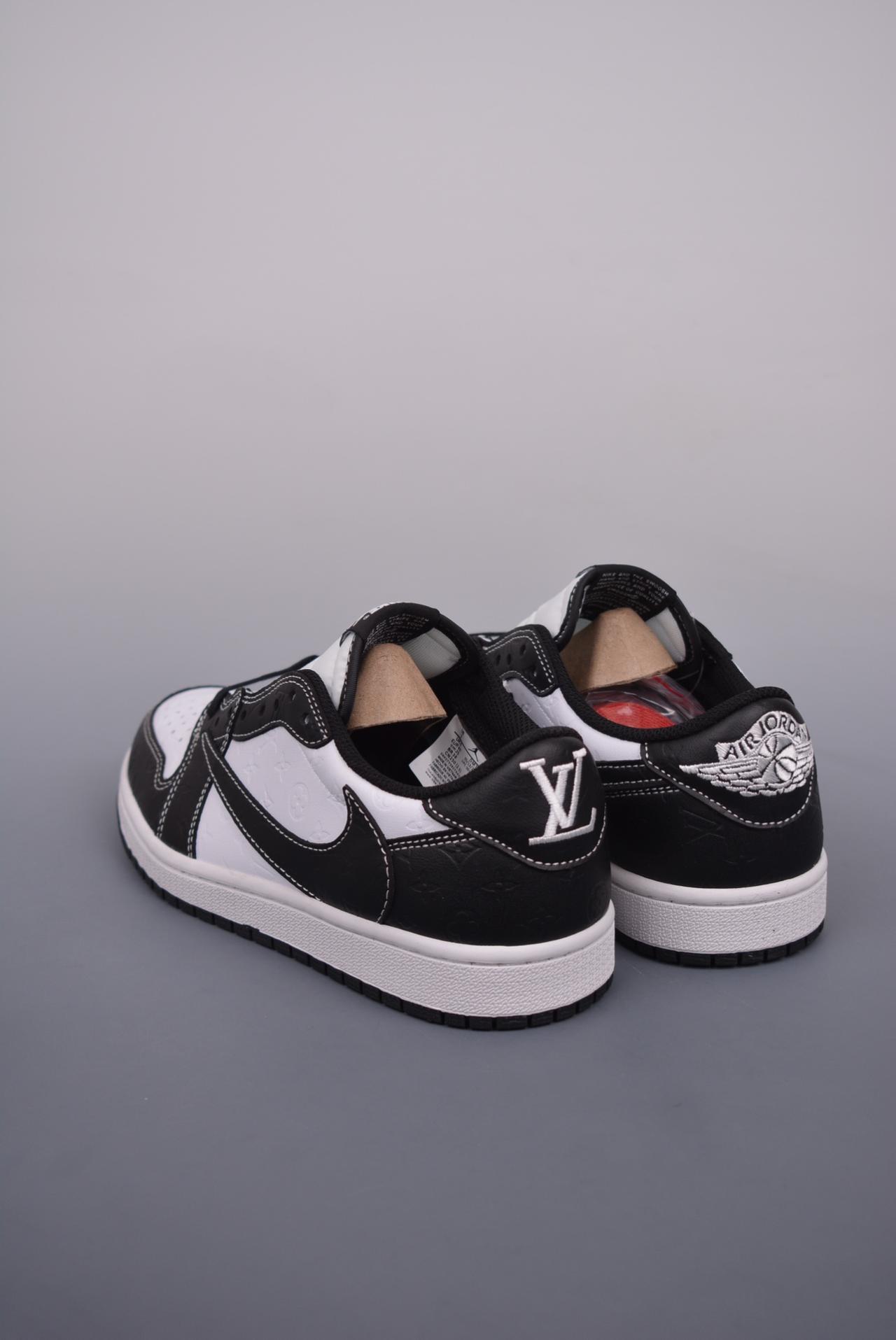 运动鞋, 服装, 倒钩, Air Jordan 1 Low, Air Jordan 1 - Fragment x Travis Scott x Air Jordan 1 Low 三方联名倒钩 蓝色 倒钩鞋 官方货号：DM7866 101NCC