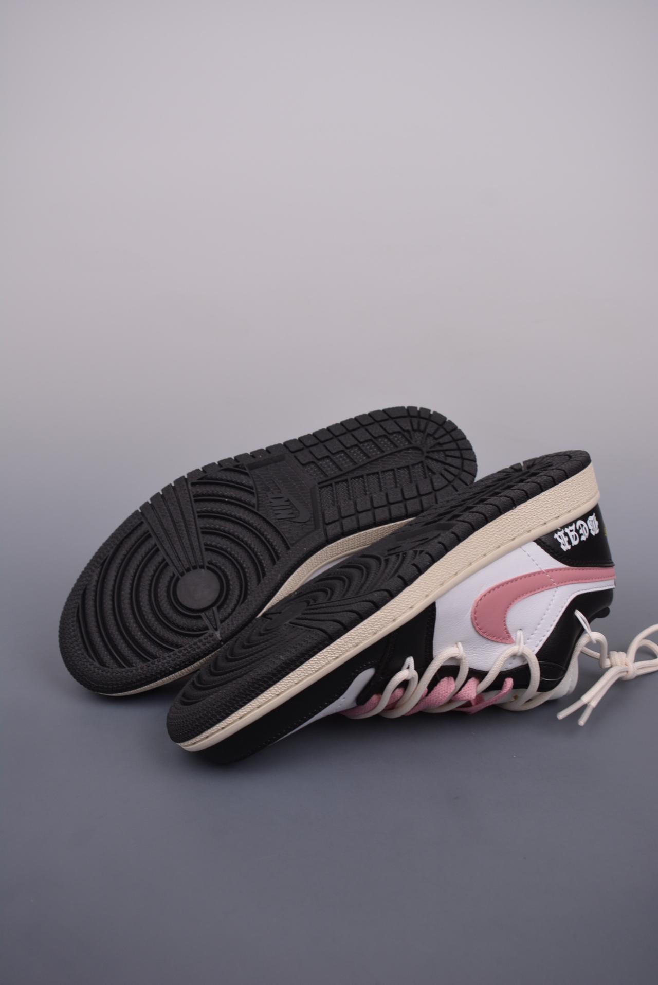 解构, 板鞋, 休闲板鞋, AJ1, Air Jordan 1 Low, Air Jordan 1 - Air Jordan 1 Low 解构抽绳低帮
AJ1乔1低帮休闲板鞋
官方货号：DC0774 200B