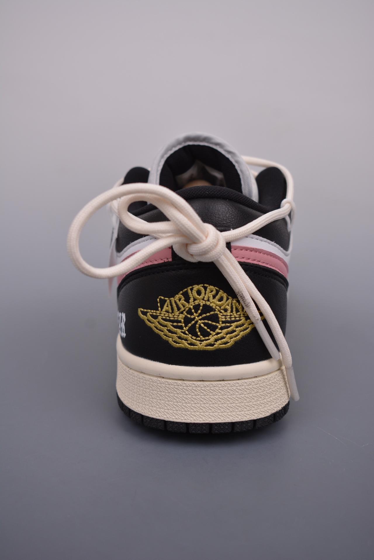 解构, 板鞋, 休闲板鞋, AJ1, Air Jordan 1 Low, Air Jordan 1 - Air Jordan 1 Low 解构抽绳低帮
AJ1乔1低帮休闲板鞋
官方货号：DC0774 200B