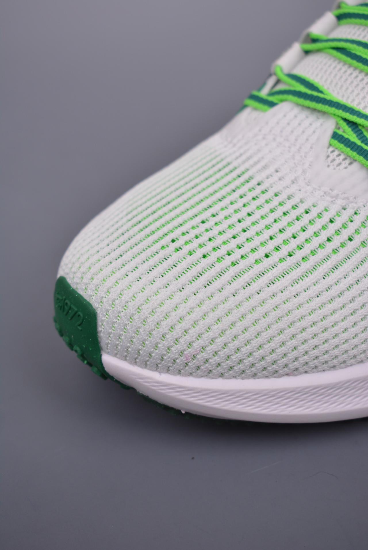 运动鞋, Nike Air Zoom Pegasus 40 - Air Zoom Pegasus 40飞马系列 高帮 飞马系列全新一代 鞋面采用工程网眼设计 中足搭配 Flywire 飞线 内置Zoon气垫加持 官方货号：FJ0329 100DX 尺码：39 40 40.5 41 42 42.5 43 44 45 46