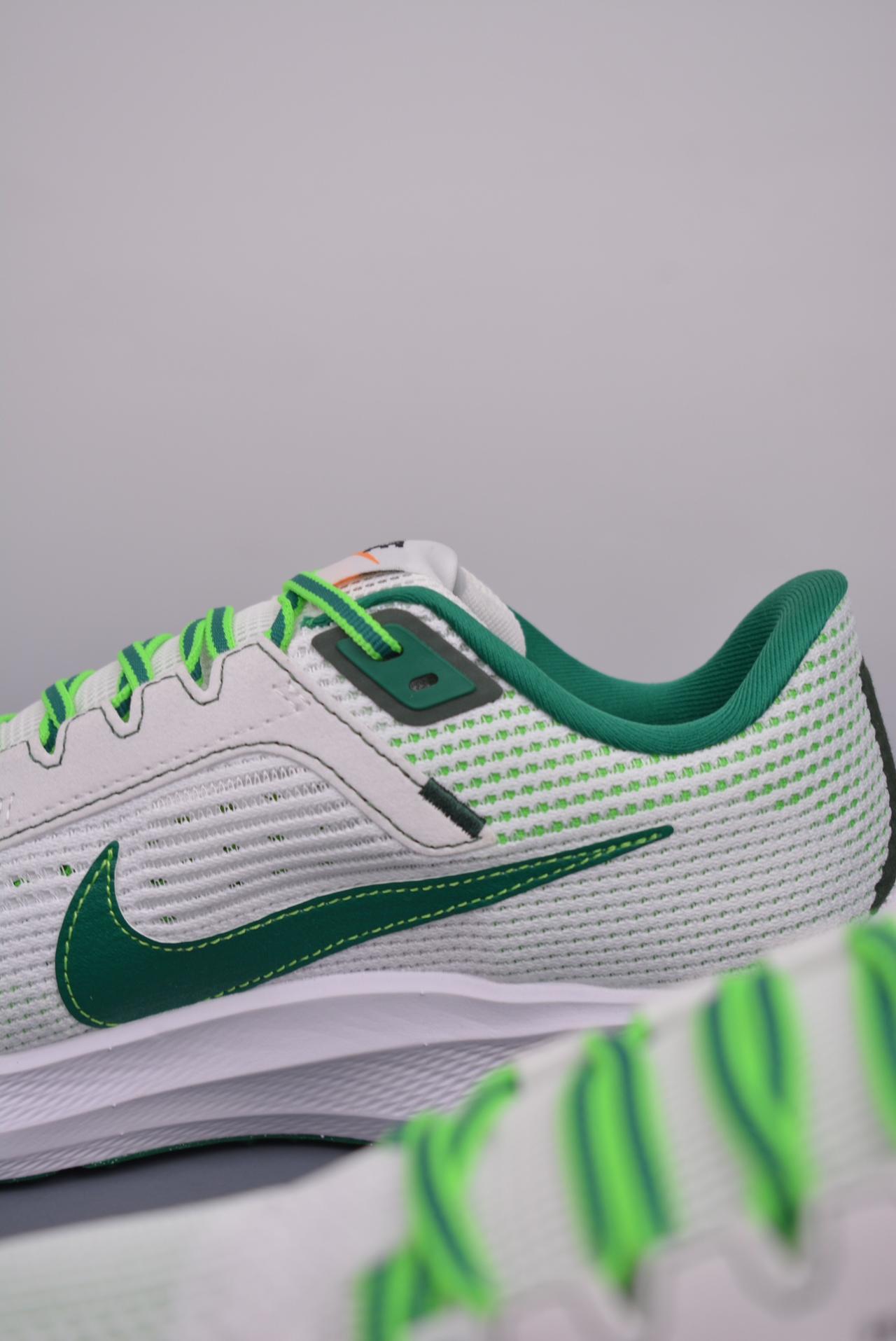 运动鞋, Nike Air Zoom Pegasus 40 - Air Zoom Pegasus 40飞马系列 高帮 飞马系列全新一代 鞋面采用工程网眼设计 中足搭配 Flywire 飞线 内置Zoon气垫加持 官方货号：FJ0329 100DX 尺码：39 40 40.5 41 42 42.5 43 44 45 46