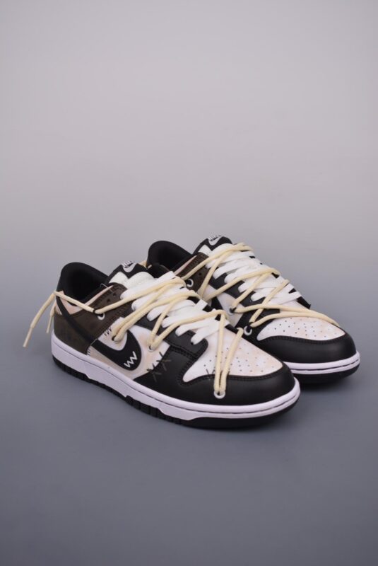 篮球鞋, 球鞋, 服装, SB Dunk Low, Nike SB Dunk Low, DD1391 100 - Nike SB Dunk Low 抽绳鞋带 纯原大厂出品 极力推荐 简约复古 布偶熊玩偶 高帮篮球鞋 原装头层材料 独家版型蒸餾加工 清洁度 电绣工艺 皮料切割干净无任何毛边 细节完美 颜色：白色 官方货号: DD1391 100JS 尺码：36 36.5 37.5 38 38.5 39 40 40.5 41 42 42.5 43 44 44.5 45 46