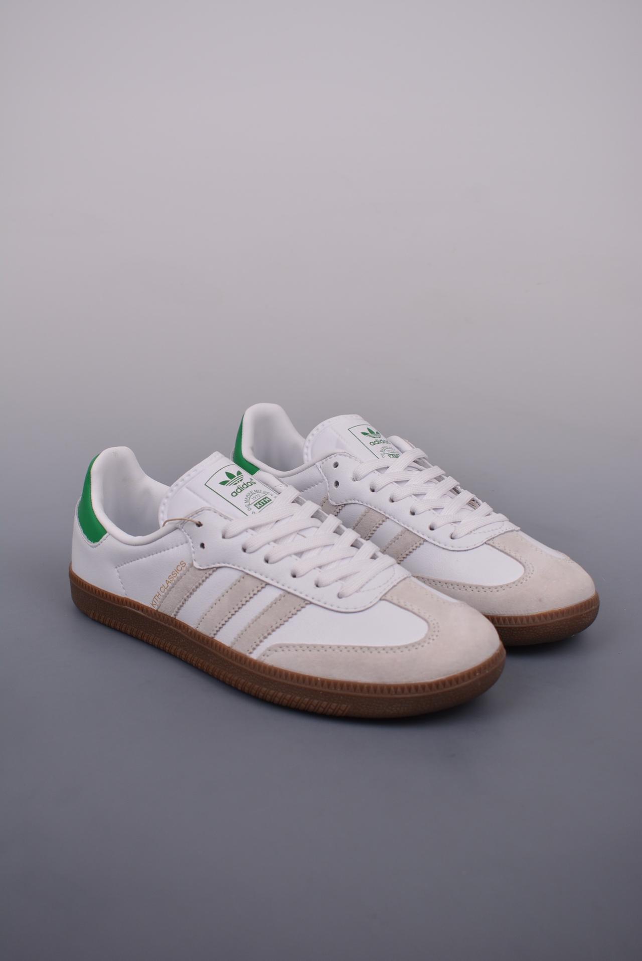 运动鞋, adidas Samba, adidas - Adidas Samba OG 桑巴纪念日系列 低帮鞋 纪念日系列 真皮材质 翻毛皮拼接 鞋头 款号：FX5398XD