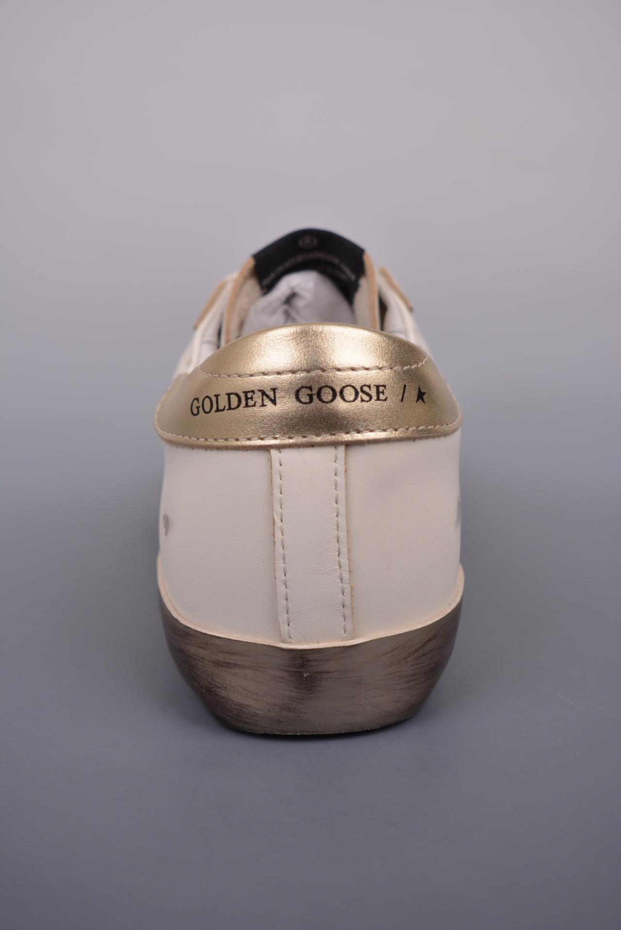运动鞋 - GGDB Golden Goose Super Star 小脏运动鞋 官方新款 系列 完美精细做工 代购指定版本 鞋帮高度：3厘米 增高 颜色：无 货号：无