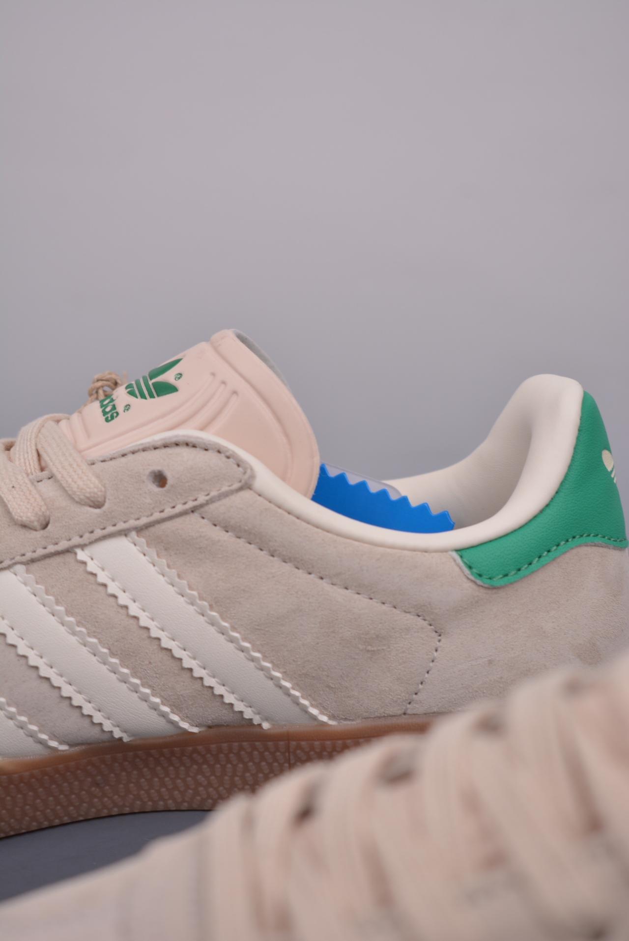 板鞋, 三叶草, Adidas Originals Gazelle, adidas Originals, adidas - adidas Originals Gazelle 三叶草休闲防滑耐磨低帮板鞋 颜色：未提及 鞋帮高度：低帮 货号：IF3235SH