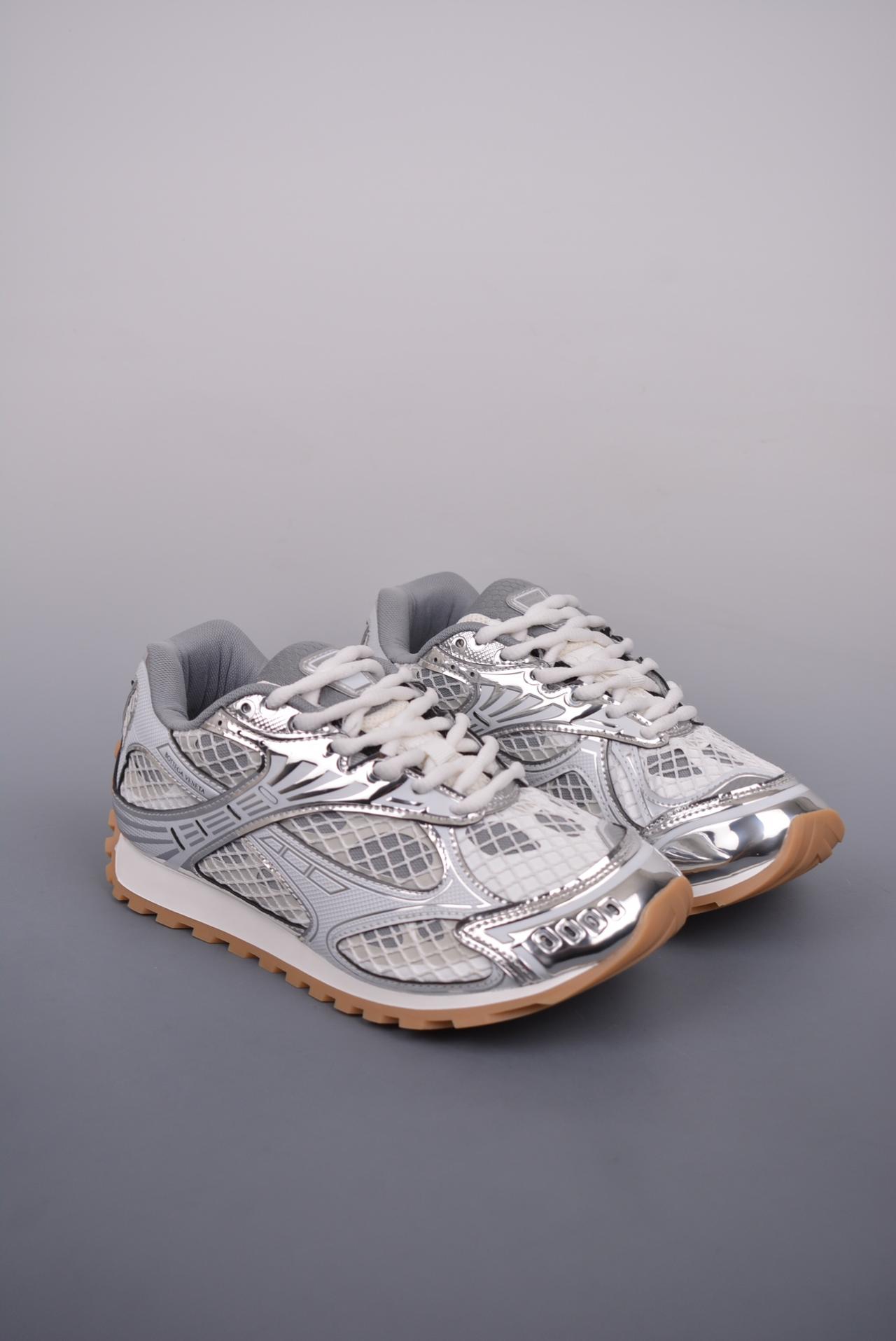 运动鞋, 跑鞋 - Bottega Veneta BV23全新 Orbit设计师谢幕款 运动鞋 高帮 银色 货号：无