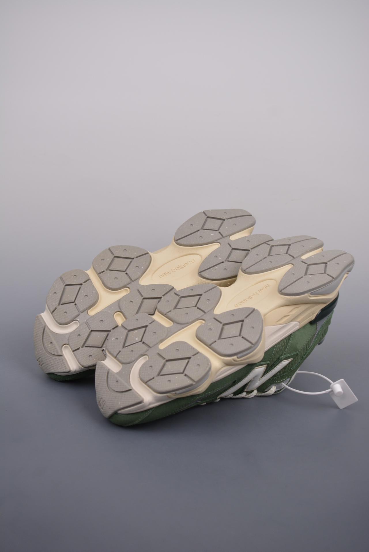 运动鞋, 跑鞋, 慢跑鞋, New Balance - Joe Freshgoods x New Balance NB9060 渠道纯原 联名款 复古休闲运动慢跑鞋 
官方货号: U9060VNGOD
尺码：36-46.5