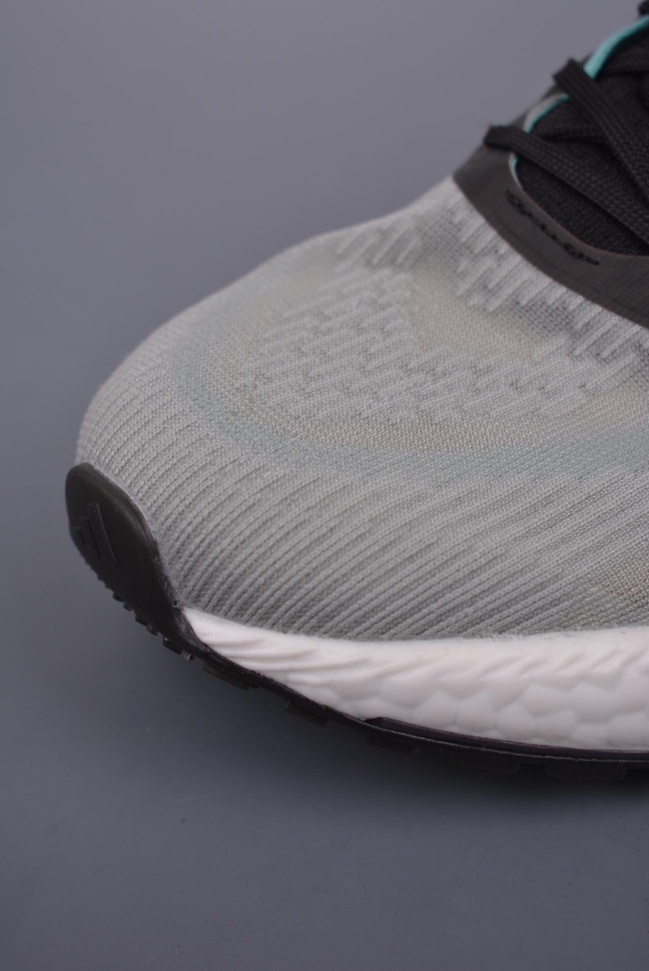 跑鞋, 跑步鞋, adidas - 阿迪达斯 adidas Solarboost 5 鞋子类型：中底跑步鞋 鞋帮高度：未提及 颜色：未提及 货号：未提及