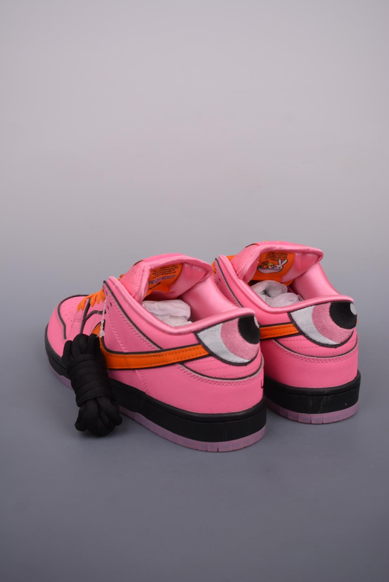 运动鞋, 篮球鞋, 球鞋 - Nike Dunk SB Low 飞天小女警联名 花花黑粉 高帮篮球鞋 颜色：600NCC 货号：FD2631