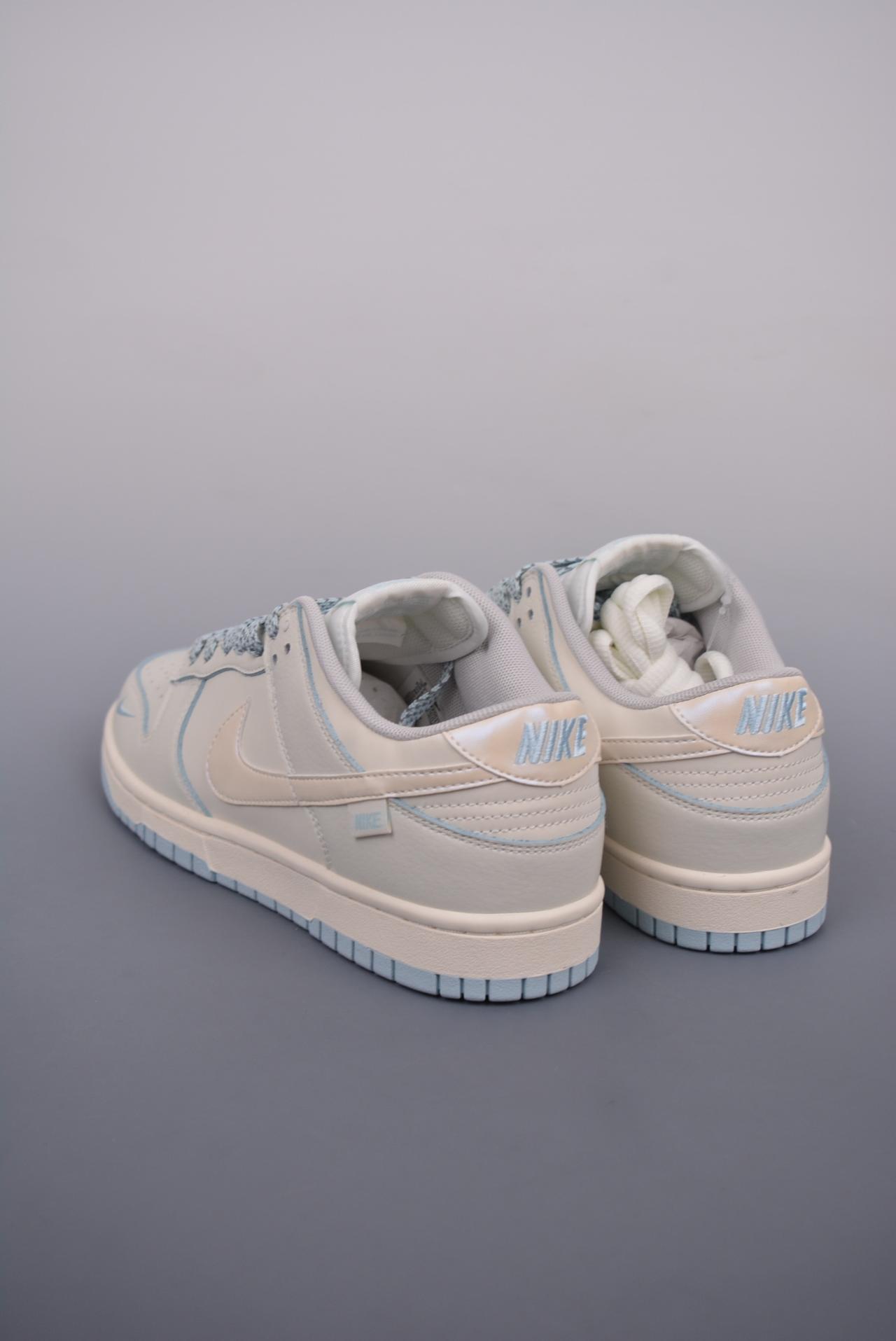 运动鞋, 篮球鞋, 球鞋, SB Dunk Low, Nike SB Dunk Low - Nike SB Dunk Low 珠光蓝配色 高帮篮球鞋 皮料切割干净无任何毛边 颜色：珠光蓝 货号：KK0517 007JS