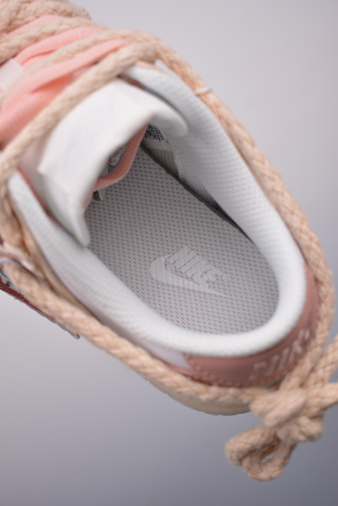 运动鞋, 解构, SB Dunk Low, Nike SB Dunk Low - Nike SB Dunk Low 做旧VIBE风 玫瑰布贴 解构抽绳鞋带 纯原大厂出品 极力推荐 原装头层材料 独家版型蒸餾加工
帶來的是更好的视觉和脚感体验 大厂纯原品质出货 清洁度  电绣工艺 皮料切割干净无任何毛边 细节完美
官方货号: DH9765 100HS 尺码：35.5 36 36.5 37.5 38 38.5 39 40