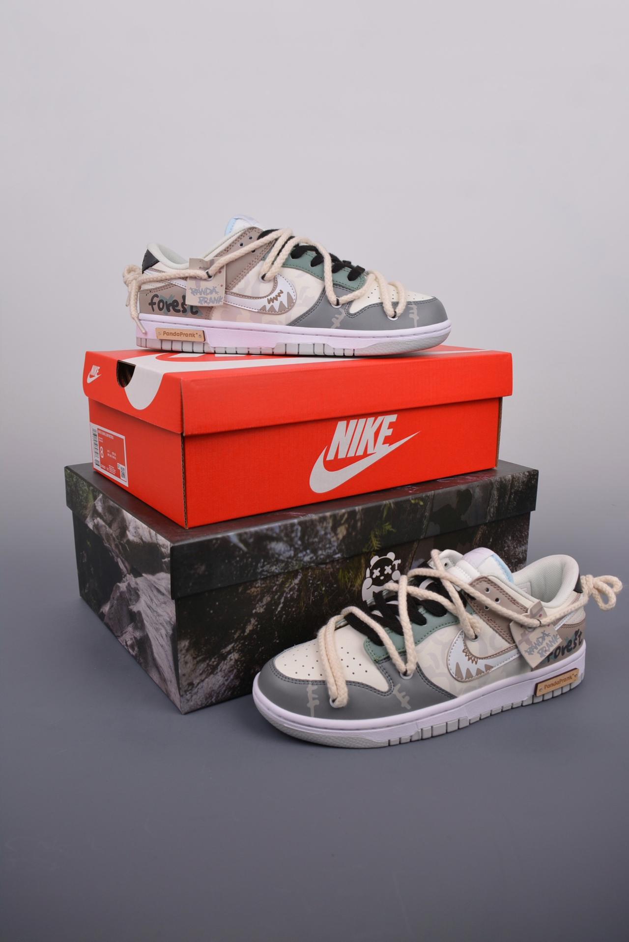 解构, 篮球鞋, 球鞋, SB Dunk Low, Nike SB Dunk Low - Nike SB Dunk Low 熊猫恶作剧 森林果实 解构抽绳鞋带 高帮篮球鞋 原装头层材料 纯原大厂出品 独家版型蒸餾加工 颜色：未提及 货号：DV0831 101JS 尺码：35.5 36 36.5 37.5 38 38.5 39 40 40.5 41 42 42.5 43 44 44.5 45