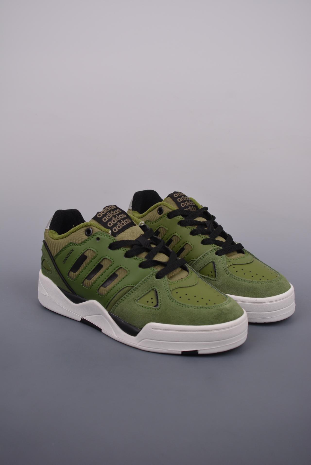 运动鞋, 篮球鞋, 球鞋, adidas - adidas Midcity Low 低帮篮球鞋 舒适减震透气 复古格调 舒适质感 不朽篮球之魂 绒面革和合成皮革混搭鞋面 Cloudfoam中底 力求成为你的常备单品 采用橡胶外底 尺码: 36 36.5 37.5 38 38.5 39 40 40.5 41 42 42.5 43 44 44.5 45