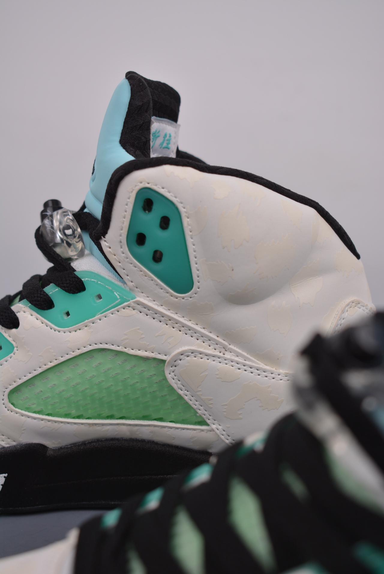 运动鞋, 服装, Air Jordan 5 - Air Jordan 5 Retro 乔丹5 复刻薄荷绿 纯原大厂出品 
Air Jordan AJ5 Retro 原楦原纸板 
官方货号: CN2932 100MG
尺码：36 36.5 37.5 38 38.5 39 40 40.5 41 42 42.5 43 44 44.5 45 45.5 46 47.5