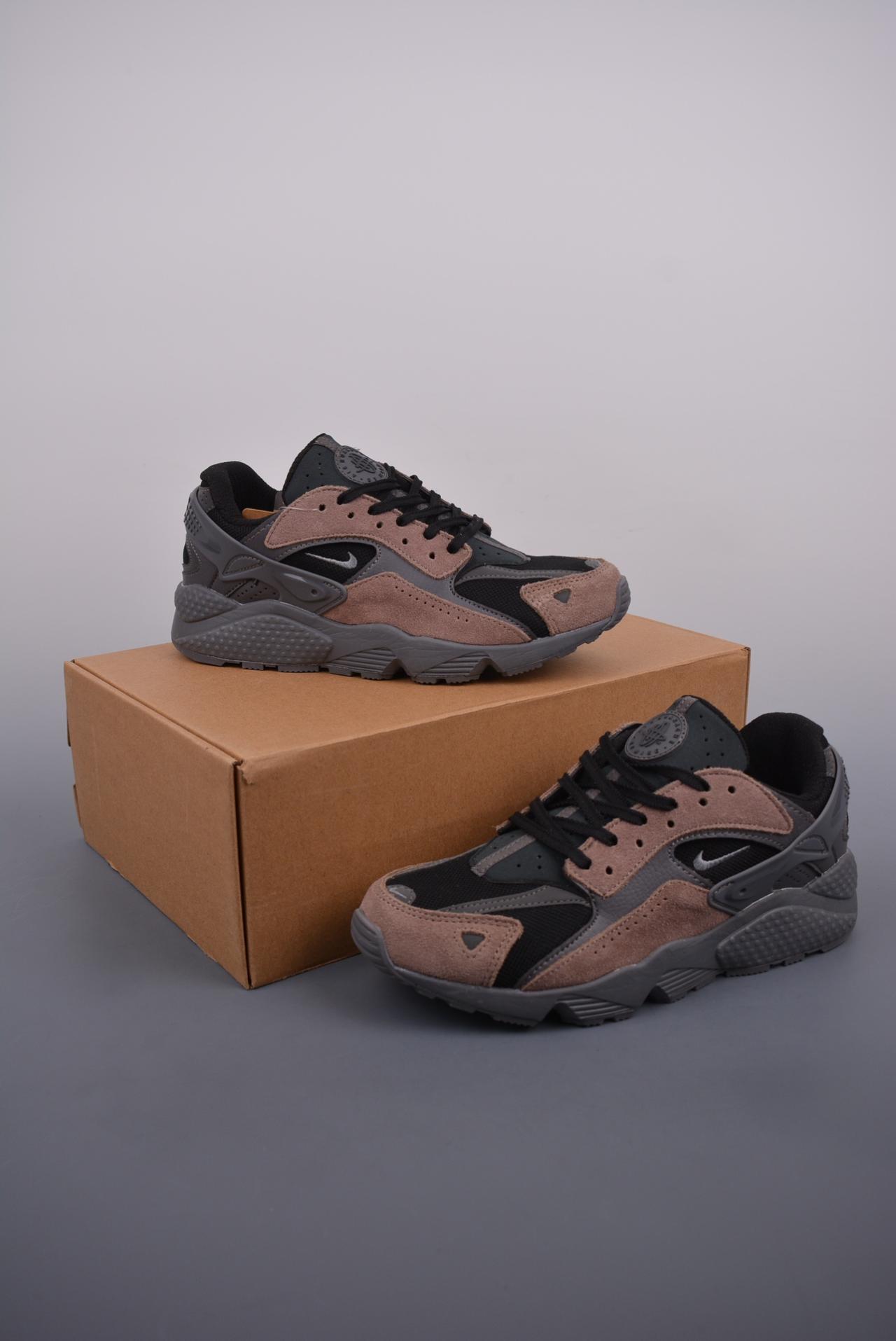 运动鞋, 跑鞋, 休闲鞋, Nike Air Huarache - Nike Air Huarache Runner 华莱士12代 鞋子类型：运动休闲跑鞋 鞋帮高度：网面透气 颜色：氯丁橡胶 货号：DZ3306 006MK