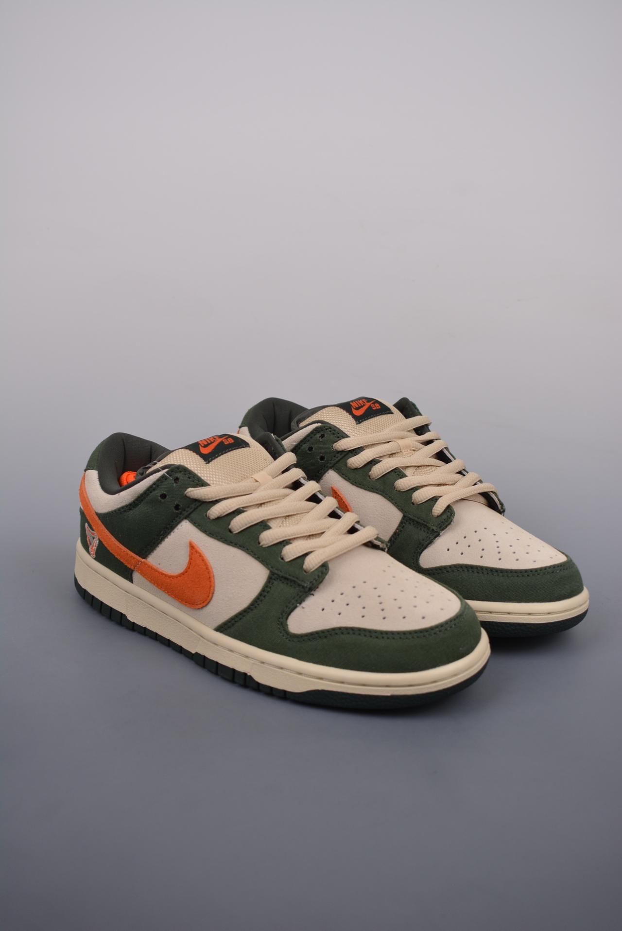 运动鞋, SB Dunk Low, Nike SB Dunk Low - Nike SB Dunk Low Eire 绿红 极力推荐 顶级版本
官方货号：304292 185NCC