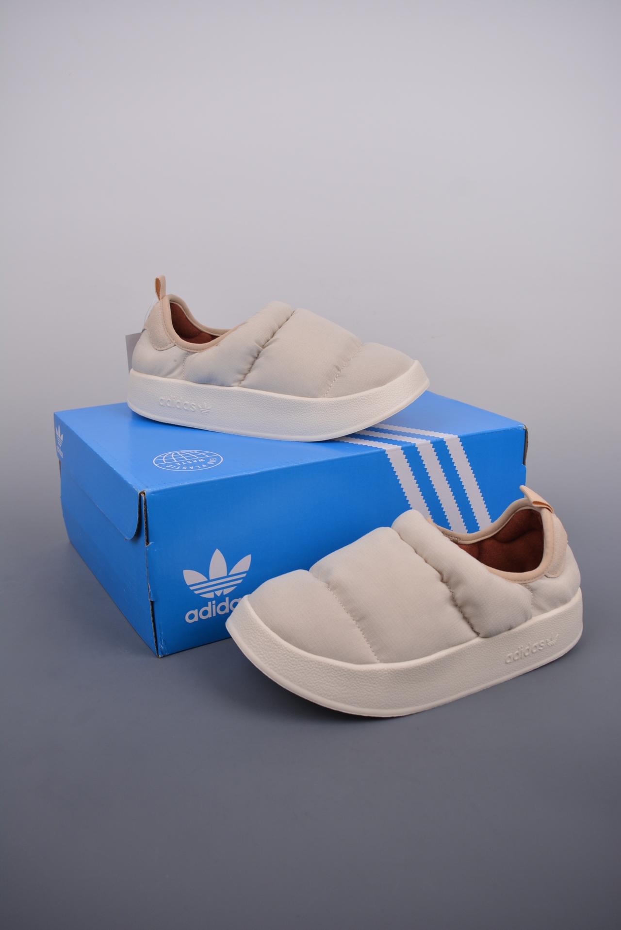 运动鞋, 篮球鞋, 球鞋, 服装, adidas - Adidas PUFFYLETTE 低帮 最新力作 防水防污面料 篮球鞋 高科技防滑波浪纹软大底 原厂材质 黑色 货号：HR1481MG