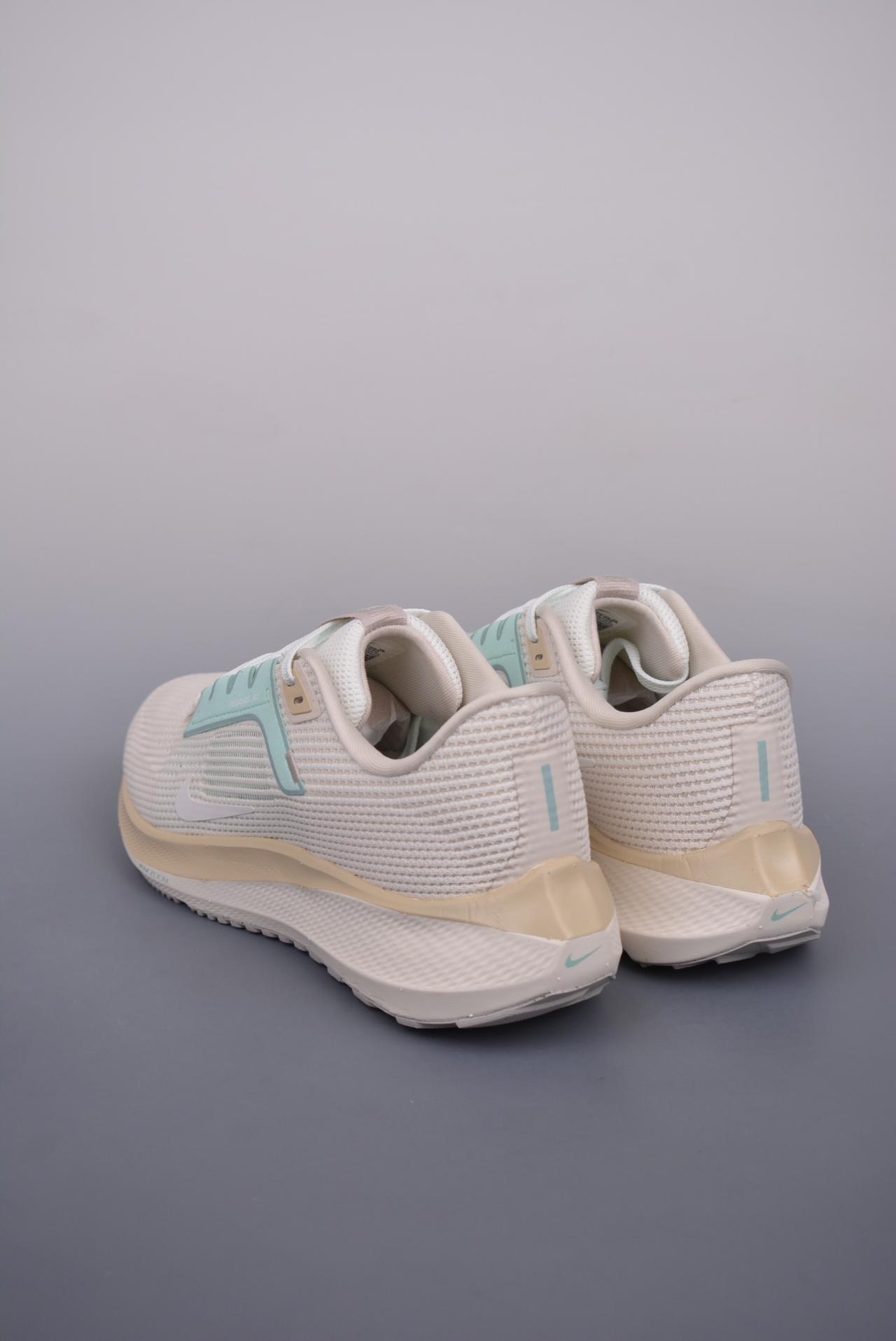 运动鞋, 跑步鞋, PE, Nike Air Zoom Pegasus 40, Nike - Nike Air Zoom Pegasus 40飞马系列 高帮跑步鞋 官方货号：DV3854 800ZR 尺码：36 36.5 37.5 38 38.5 39 40