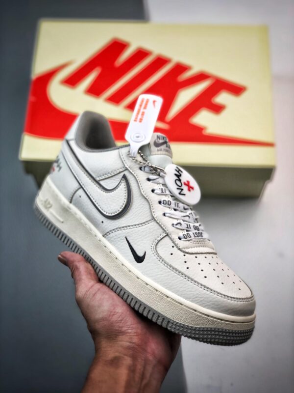 运动鞋, 服装, KD, Air Force 1 - Air Force 1 '07 Low 红十字会白灰
原楦头原纸板 打造纯正空军版型
#专注外贸渠道 全掌内置蜂窝气垫 #原盒配件 原厂中底钢印、拉帮完美 官方同步上架
货号：NY660711
Size：36 36.5 37.5 38 38.5 39 40 40.5 41 42 42.5 43 44 44.5 45