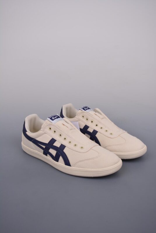 运动鞋, 跑鞋 - 亚瑟士 Onitsuka Tiger Tokuten 低帮休闲跑鞋 鬼塚虎logo标志 灰色、布面 官方货号: 1183C142 200HLD 尺码: 36-45