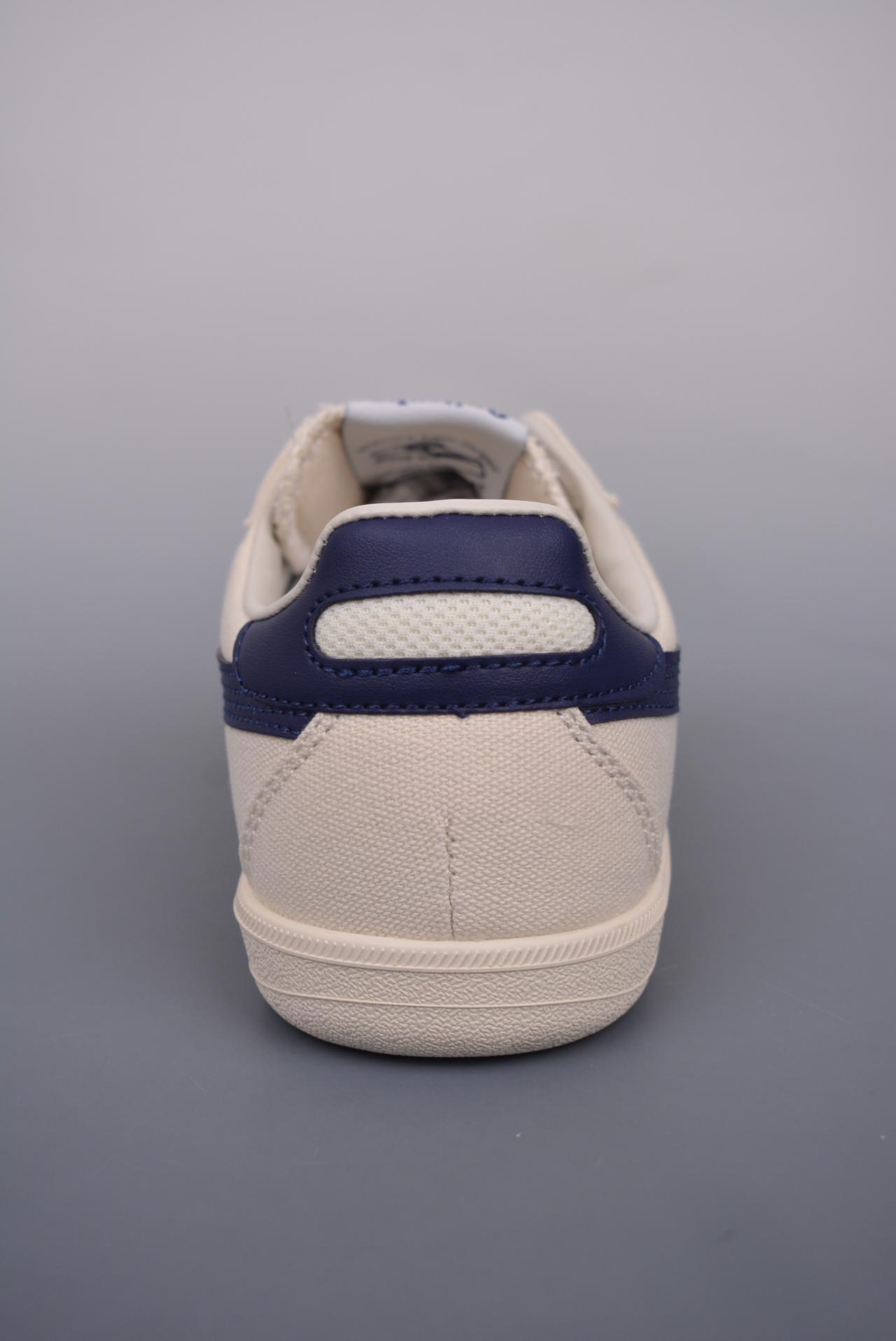 运动鞋, 跑鞋 - 亚瑟士 Onitsuka Tiger Tokuten 低帮休闲跑鞋 鬼塚虎logo标志 灰色、布面 官方货号: 1183C142 200HLD 尺码: 36-45
