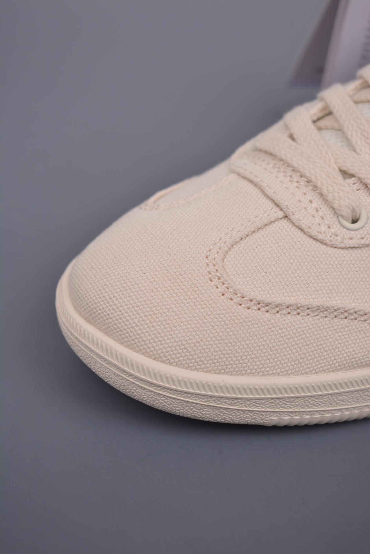 跑鞋 - Onitsuka Tiger Tokuten 低帮休闲跑鞋 鬼塚虎 布面 T-TOE前足补强设计 室内鞋的橡胶大底元素 长靴 黑白色 货号: 1183A862 201HLD 尺码: 36-45