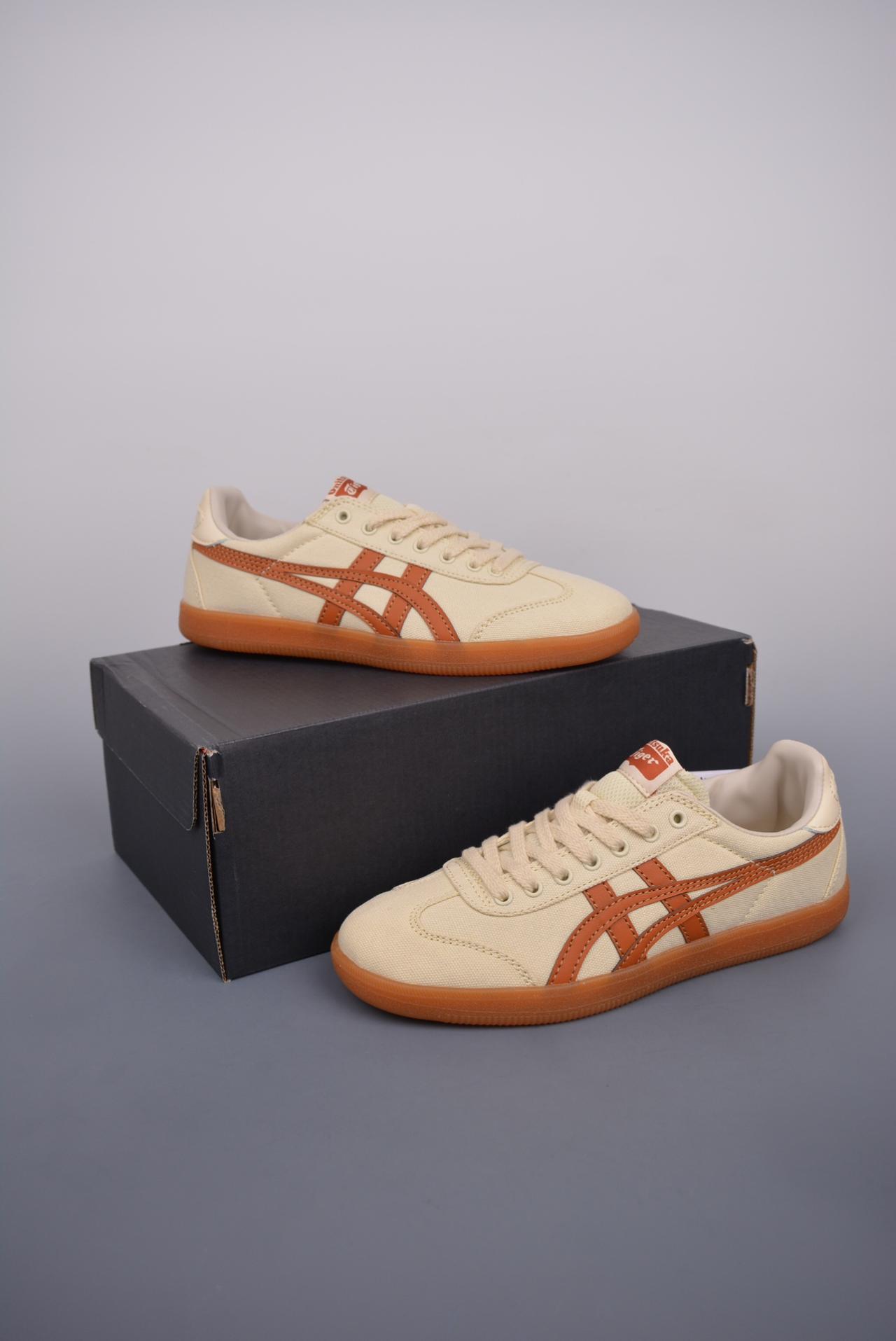 运动鞋, 跑鞋 - Onitsuka Tiger Tokuten 低帮休闲跑鞋 鬼塚虎 布面 灰色 货号: 1183A862 200HLD