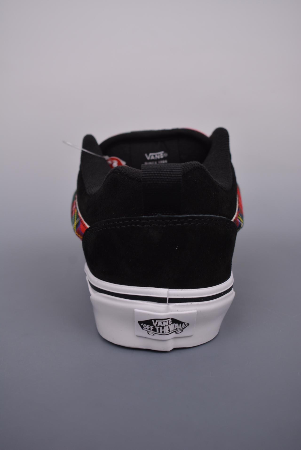 运动鞋, Vans, RO, Knu Skool - Vans Classics Knu Skool 土豆鞋 低帮面包鞋 中国红 货号：VN000CRPBRO
