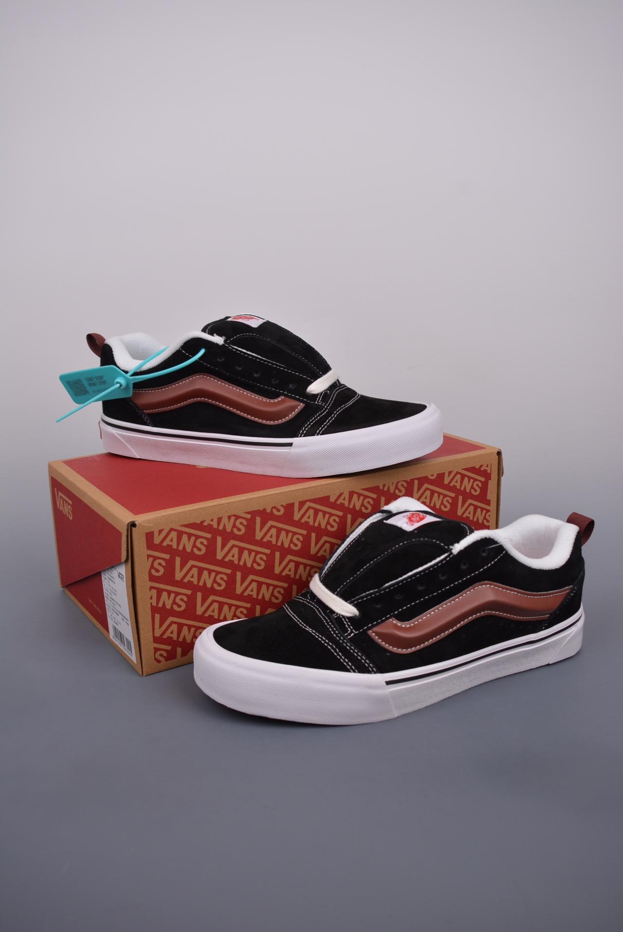 运动鞋, 服装, Vans, Knu Skool - Vans Classics Knu Skool 面包鞋
Imran Potato与Vans联名超火的土豆鞋