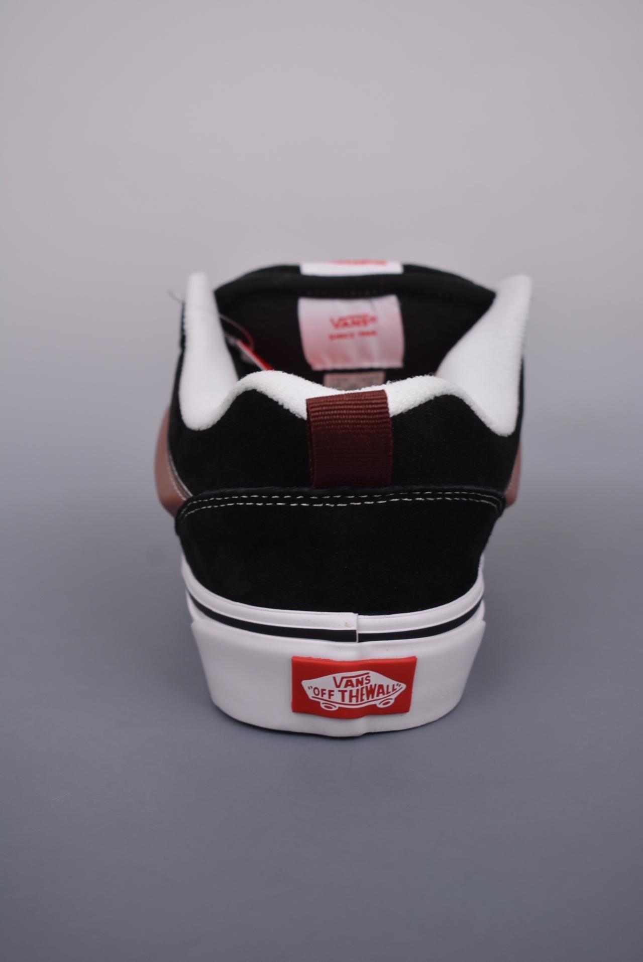 运动鞋, 服装, Vans, Knu Skool - Vans Classics Knu Skool 面包鞋
Imran Potato与Vans联名超火的土豆鞋
