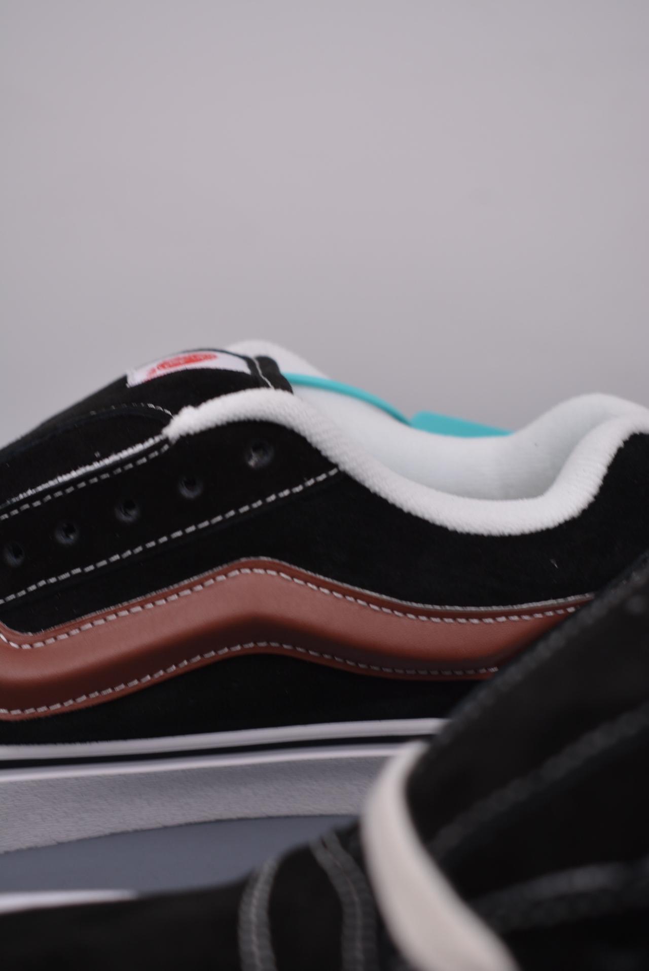 运动鞋, 服装, Vans, Knu Skool - Vans Classics Knu Skool 面包鞋
Imran Potato与Vans联名超火的土豆鞋