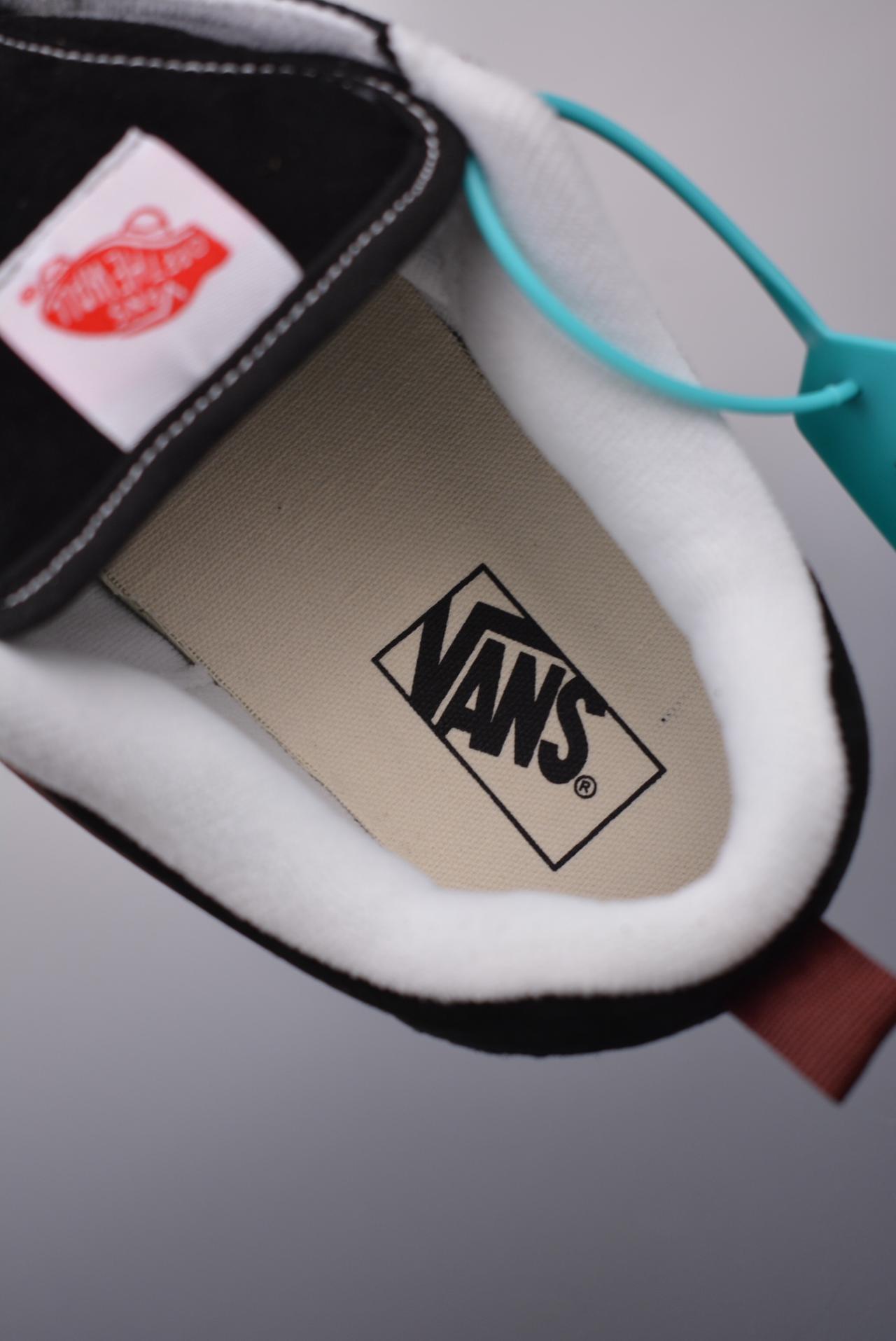 运动鞋, 服装, Vans, Knu Skool - Vans Classics Knu Skool 面包鞋
Imran Potato与Vans联名超火的土豆鞋
