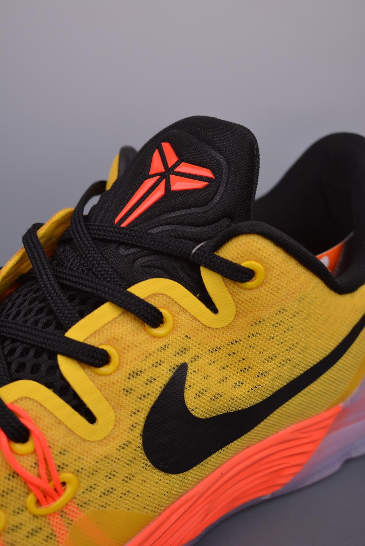 篮球鞋, 球鞋, 实战篮球鞋, Nike - Nike Venomenon 5 毒液5代 低帮篮球鞋

官方货号: 815757 105CF

尺码: 40 40.5 41 42 42.5 43 44 44.5 45 46