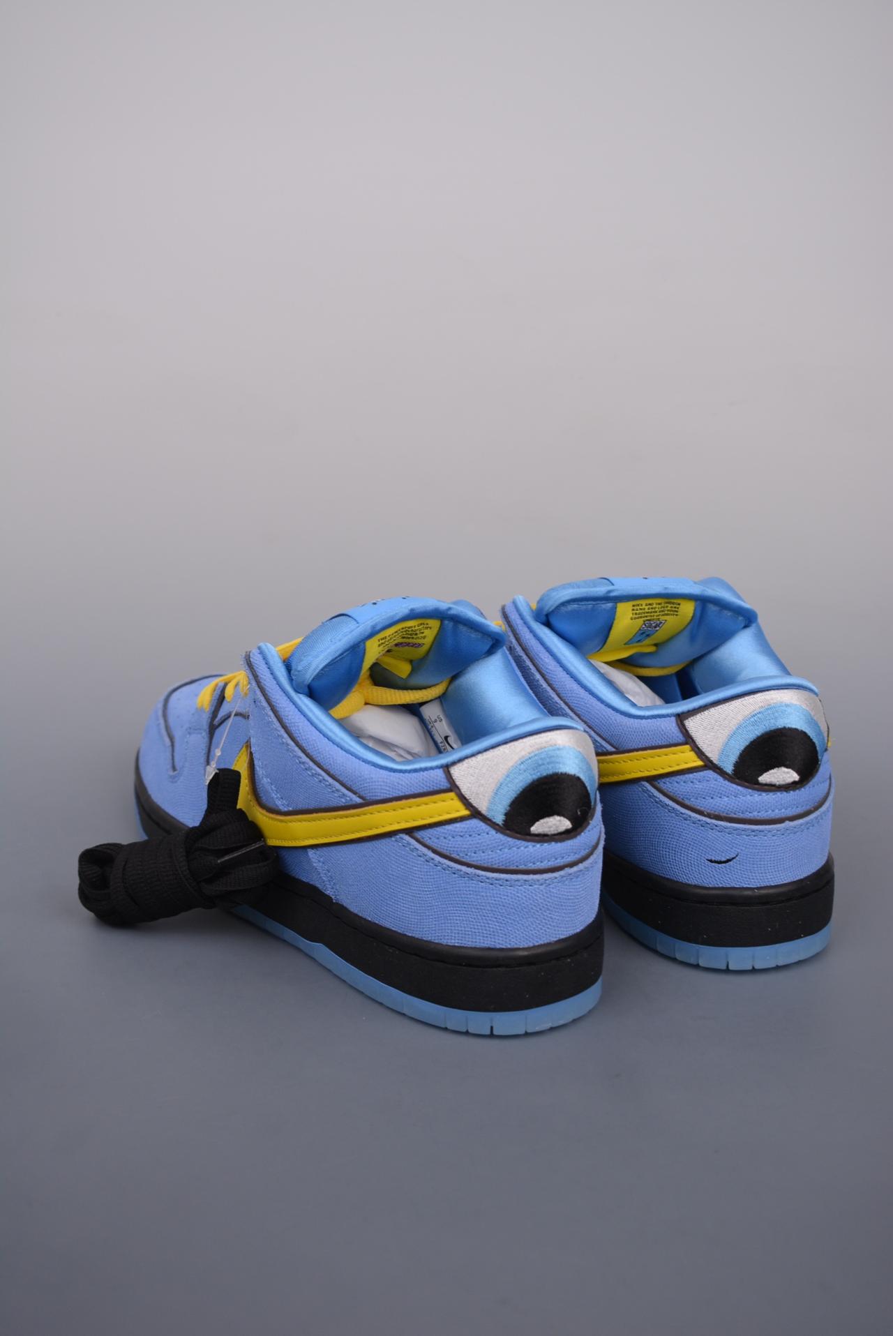 运动鞋, Nike, Dunk SB Low, Dunk SB, Dunk - Nike Dunk SB Low 飞天小女警联名 泡泡浅蓝 纯原大厂出品 极力推荐 顶级版本 原装头层材料 独家版型蒸餾加工 清洁度 电绣工艺 皮料切割干净无任何毛边 细节完美 官方货号：FZ8320 400NCC 尺码：36 36.5 37.5 38 38.5 39 40 40.5 41 42 42.5 43 44 44.5 45 46 47.5