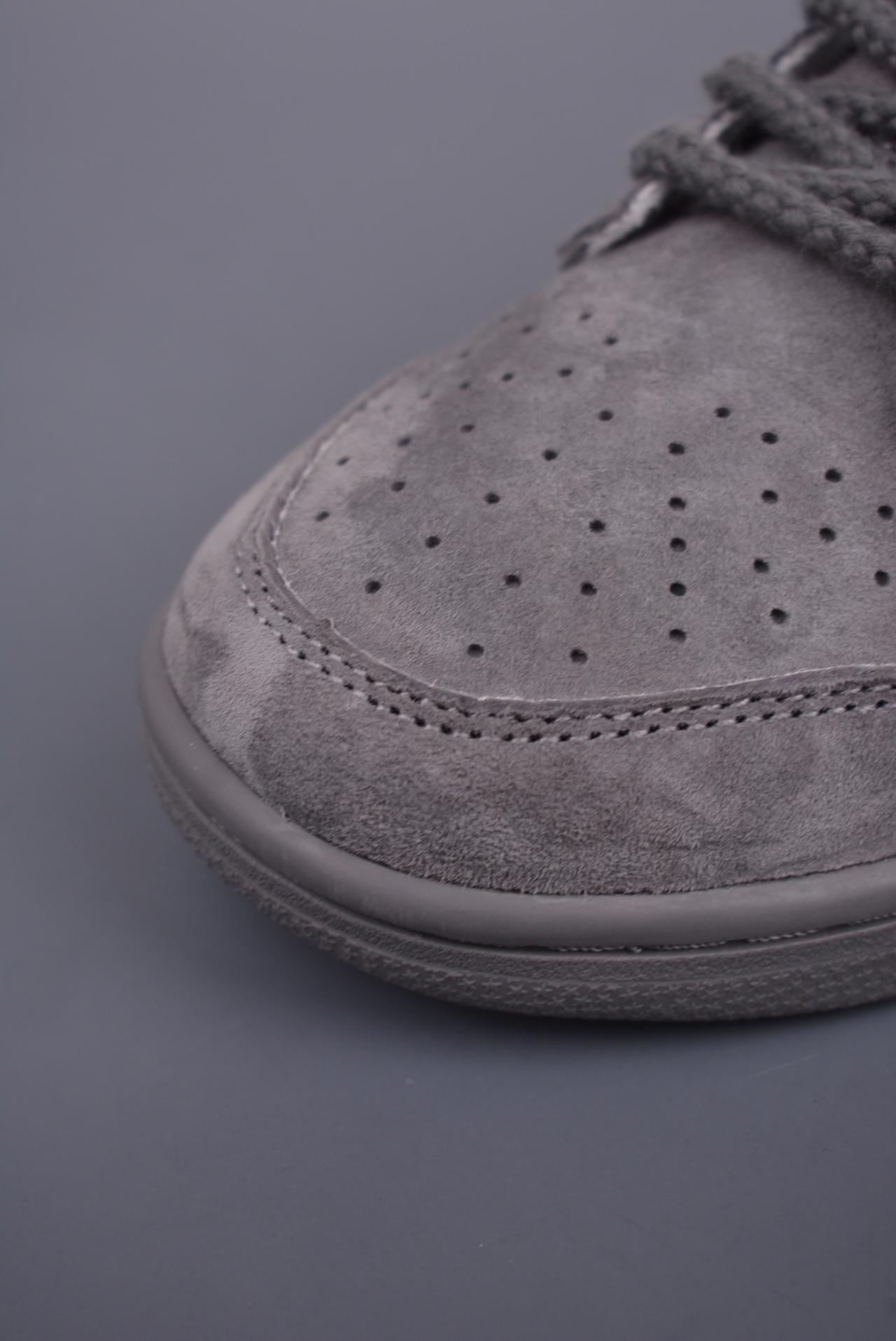 SB Dunk Low, Nike SB Dunk Low, Nike, Dunk Low, Dunk - Nike SB Dunk Low Suprene 联名 鞋子类型：低帮鞋 鞋帮高度：低帮 货号：FC1688 121JS