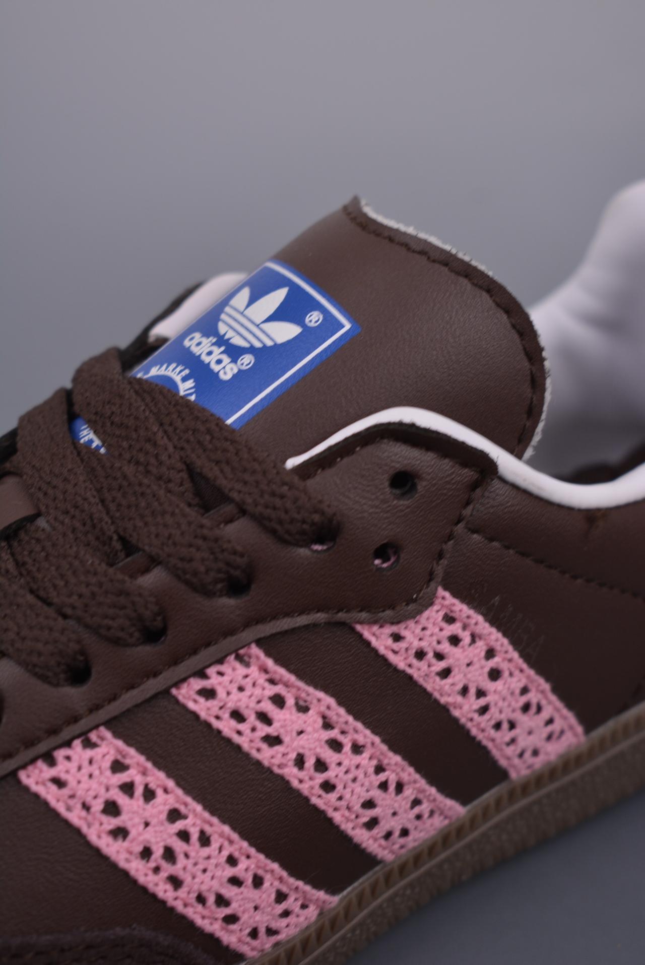 运动鞋, 三叶草, Samba OG, adidas Samba, adidas - Adidas Samba OG 三叶草 鞋子类型：桑巴纪念日系列 鞋帮高度：低帮 颜色：红色 白色 货号：IG1024HS