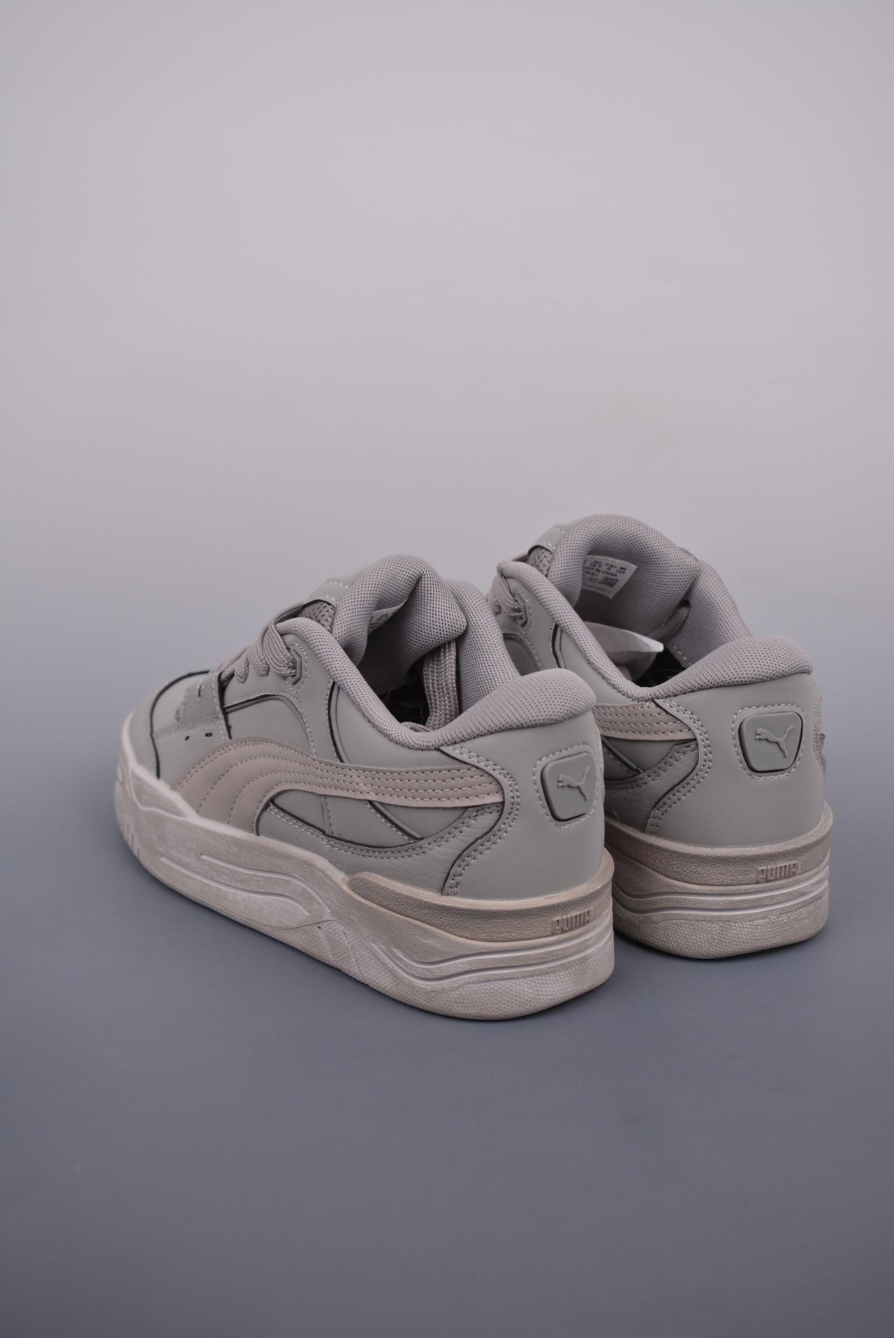运动鞋, 板鞋, 休闲板鞋, PUMA - PUMA  Night Rider
彪马 防滑耐磨低帮休闲板鞋
设计灵感源自90及00一代的滑板运动文化
简约又不失设计巧思的帅气风格让它轻松驾驭日常休闲或滑板场合
运动兼具匠心 细节彰显品质
衬垫边缘以提供支撑和灵活性
强化鞋头以承受持续的磨损
耐磨性强 稳定性高 抓地更牢 不易打滑
官方货号: 390738 01LF
尺码: 35 36 36.5 37.5 38 38.5 39 40 40.5 41 42 42.5 43 44 45