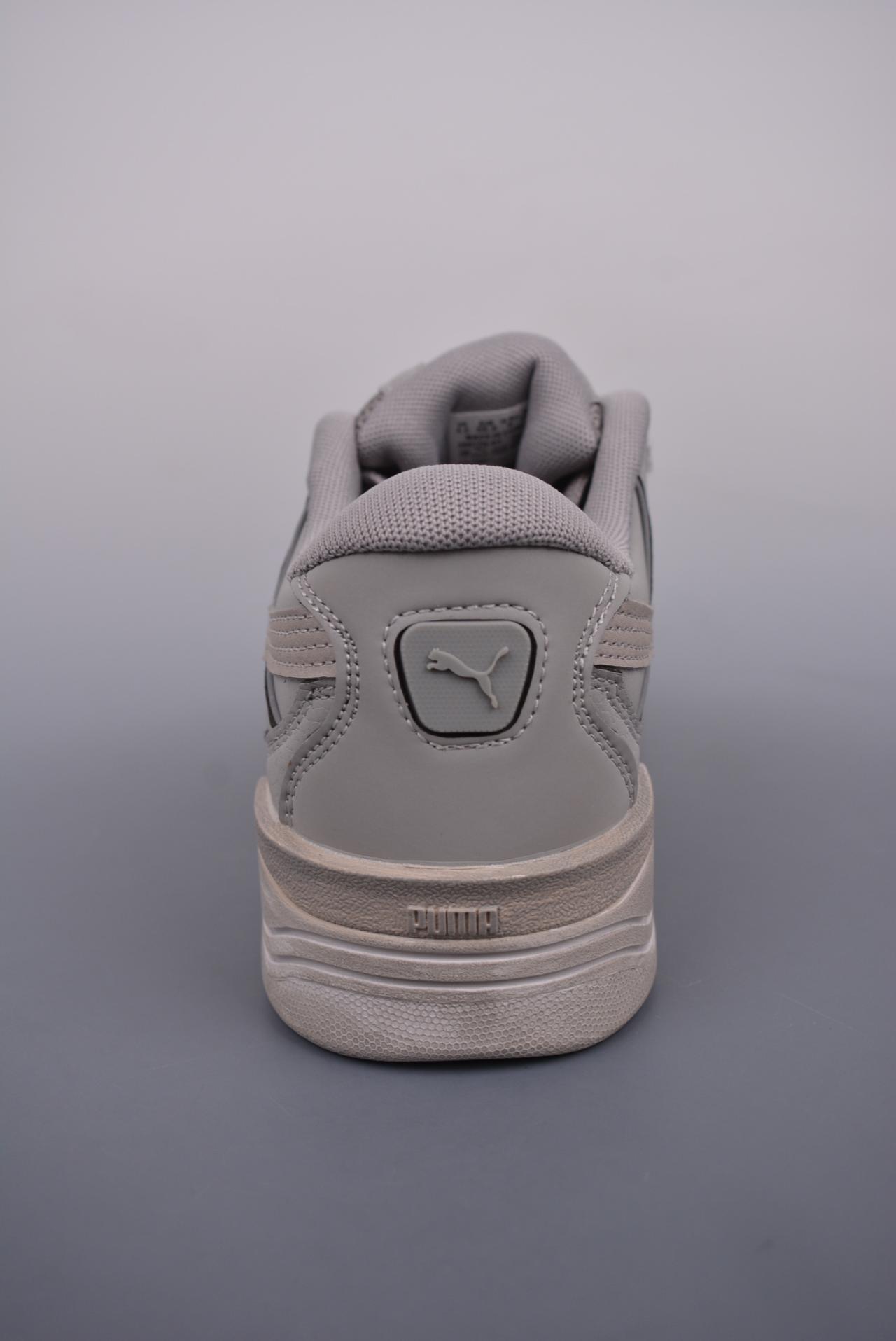 运动鞋, 板鞋, 休闲板鞋, PUMA - PUMA  Night Rider
彪马 防滑耐磨低帮休闲板鞋
设计灵感源自90及00一代的滑板运动文化
简约又不失设计巧思的帅气风格让它轻松驾驭日常休闲或滑板场合
运动兼具匠心 细节彰显品质
衬垫边缘以提供支撑和灵活性
强化鞋头以承受持续的磨损
耐磨性强 稳定性高 抓地更牢 不易打滑
官方货号: 390738 01LF
尺码: 35 36 36.5 37.5 38 38.5 39 40 40.5 41 42 42.5 43 44 45