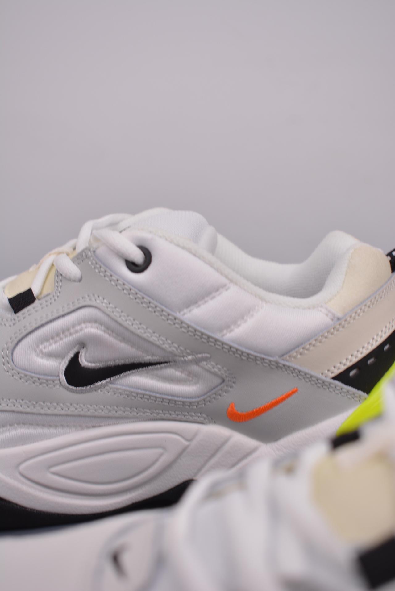 运动鞋, 服装 - Air Monarch the M2K Tekno 
客供原厂模具 指定材料
全市场唯一使用后跟定型机器 
内附专柜防尘纸，客户可直接充正销售
官方货号: AV4789 004LF
Size：35.5 36 36.5 37.5 38 38.5 39 40 40.5 41 42 42.5 43 44 44.5 45