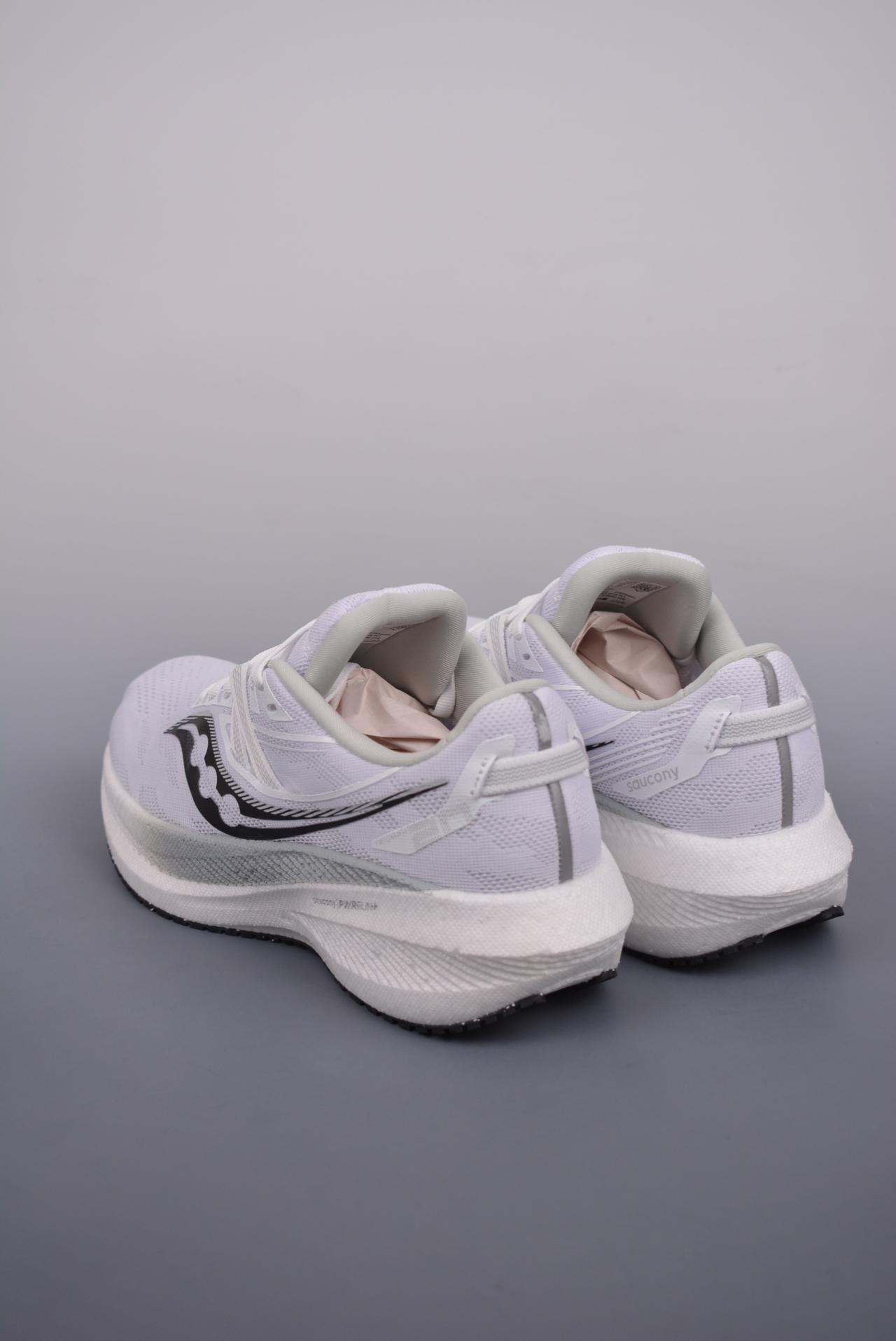 跑鞋 - Saucony Triumph 20 旗舰级缓震型跑鞋