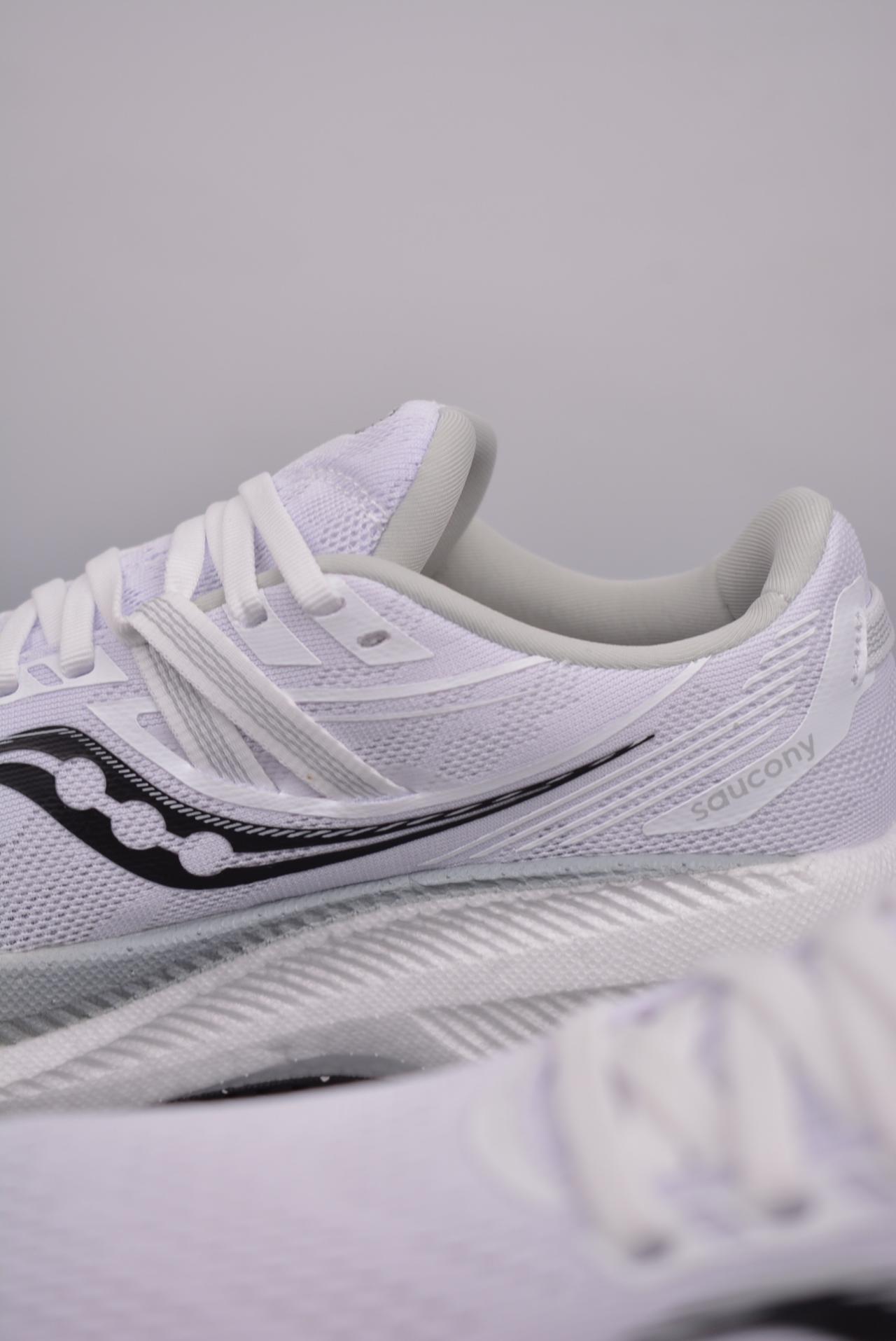 跑鞋 - Saucony Triumph 20 旗舰级缓震型跑鞋