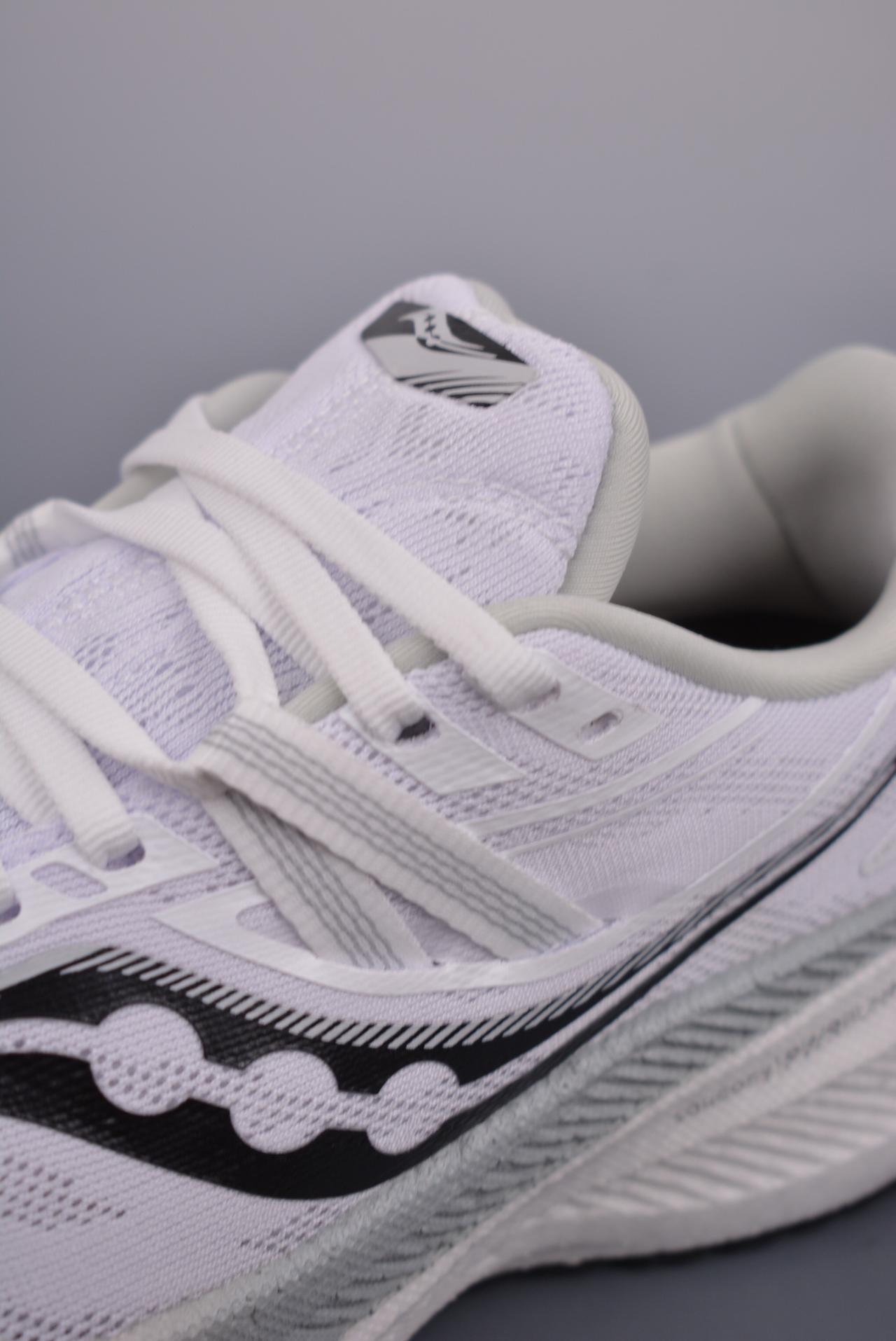 跑鞋 - Saucony Triumph 20 旗舰级缓震型跑鞋