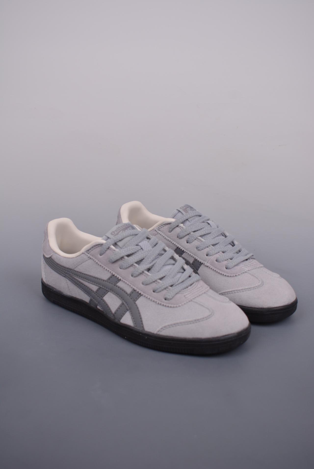 跑鞋 - Onitsuka Tiger Tokuten 低帮休闲跑鞋 鬼塚虎 特有的品牌logo标志 灰色 官方货号: 1183A907 021DX 尺码: 36-44