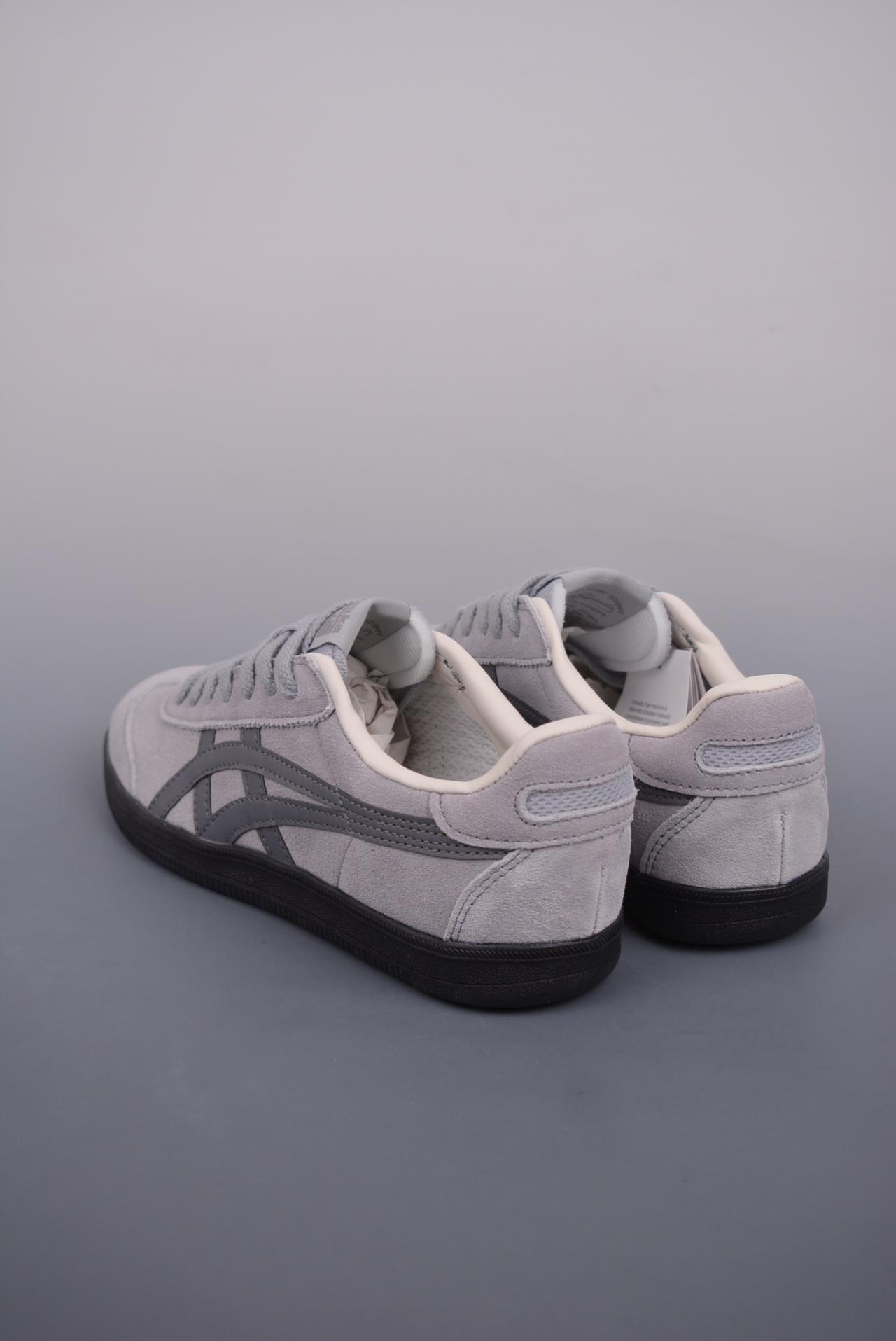 跑鞋 - Onitsuka Tiger Tokuten 低帮休闲跑鞋 鬼塚虎 特有的品牌logo标志 灰色 官方货号: 1183A907 021DX 尺码: 36-44