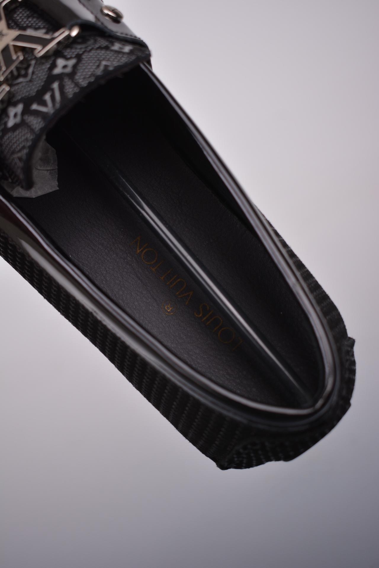 运动鞋, 路易威登, Louis Vuitton - 路易威登 2023乐福鞋 皮质运动鞋 高帮 白色 货号：无